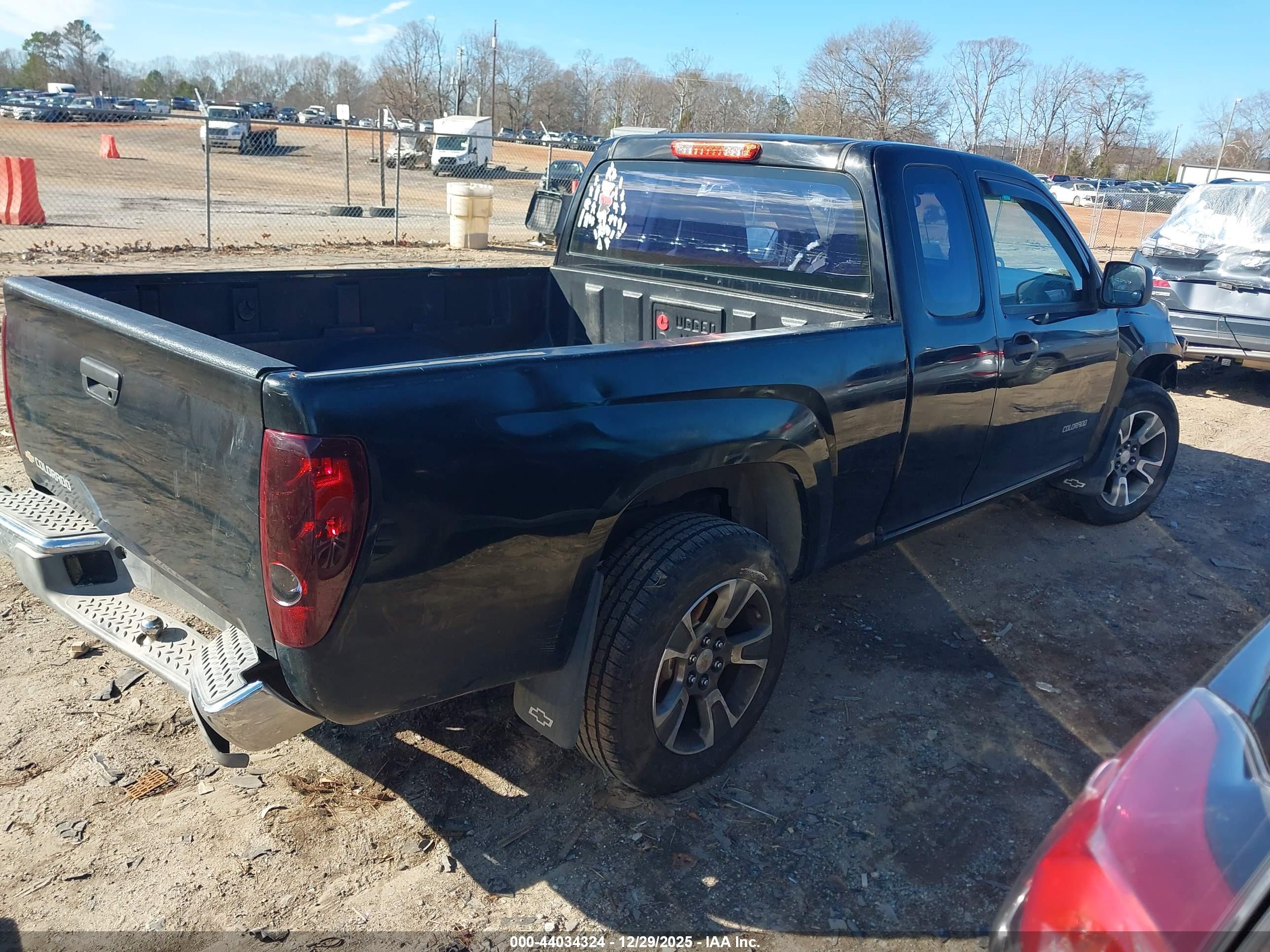 CHEVROLET COLORADO image 4