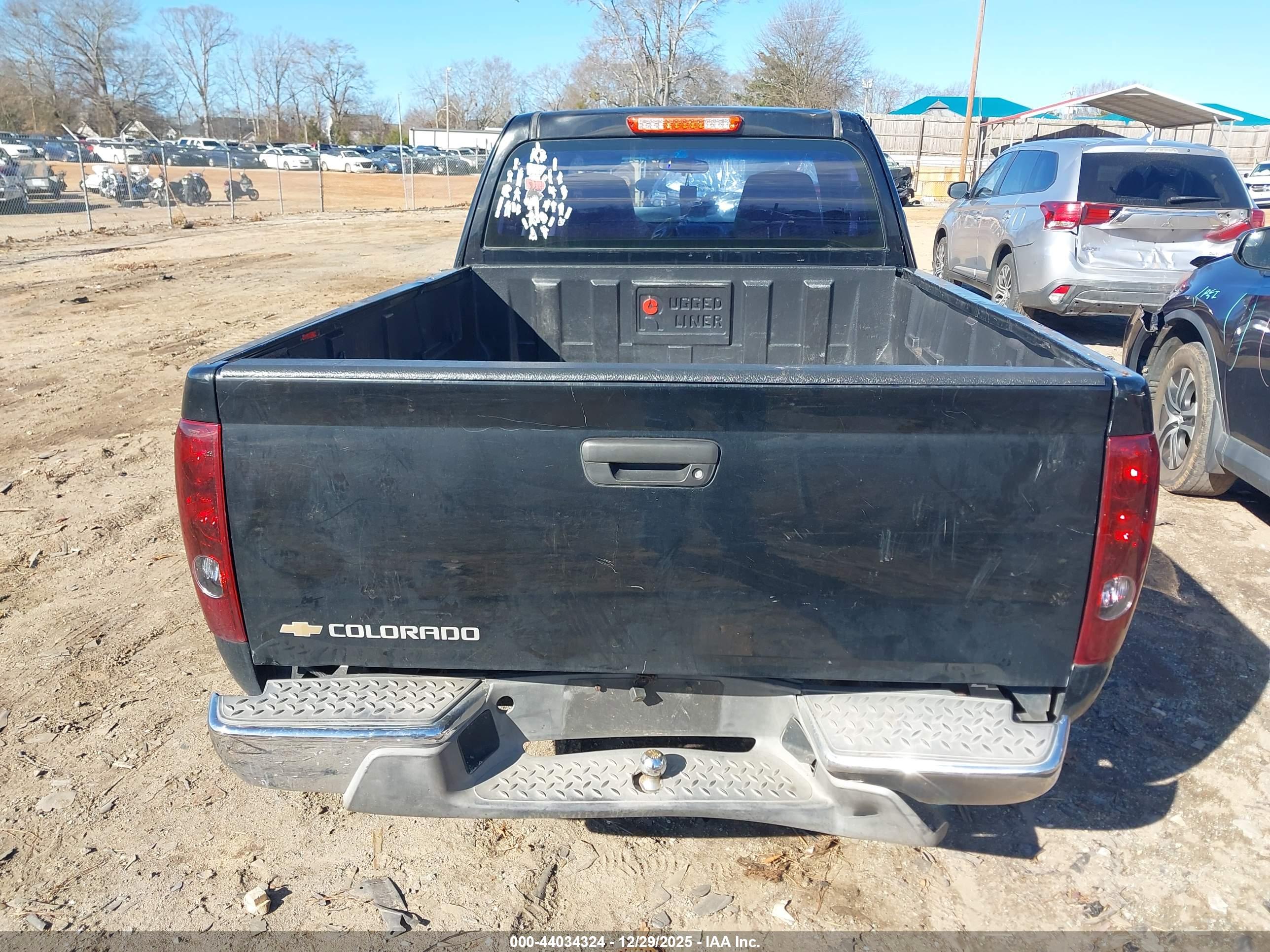 CHEVROLET COLORADO image 6