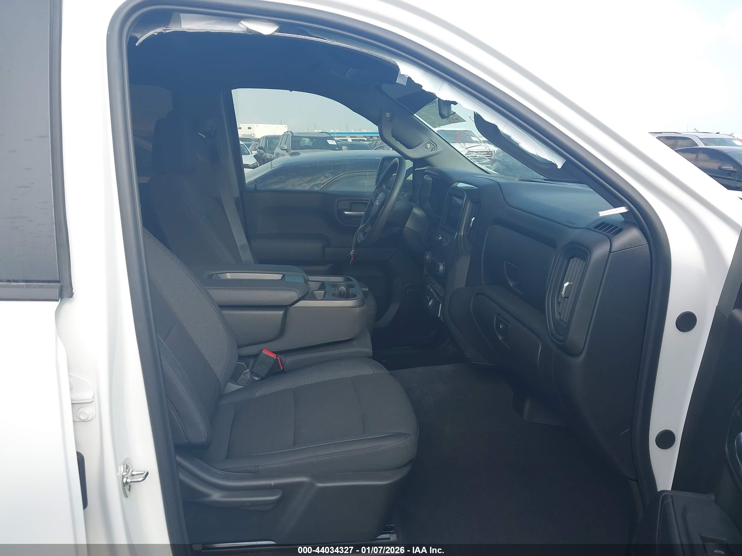CHEVROLET SILVERADO image 5