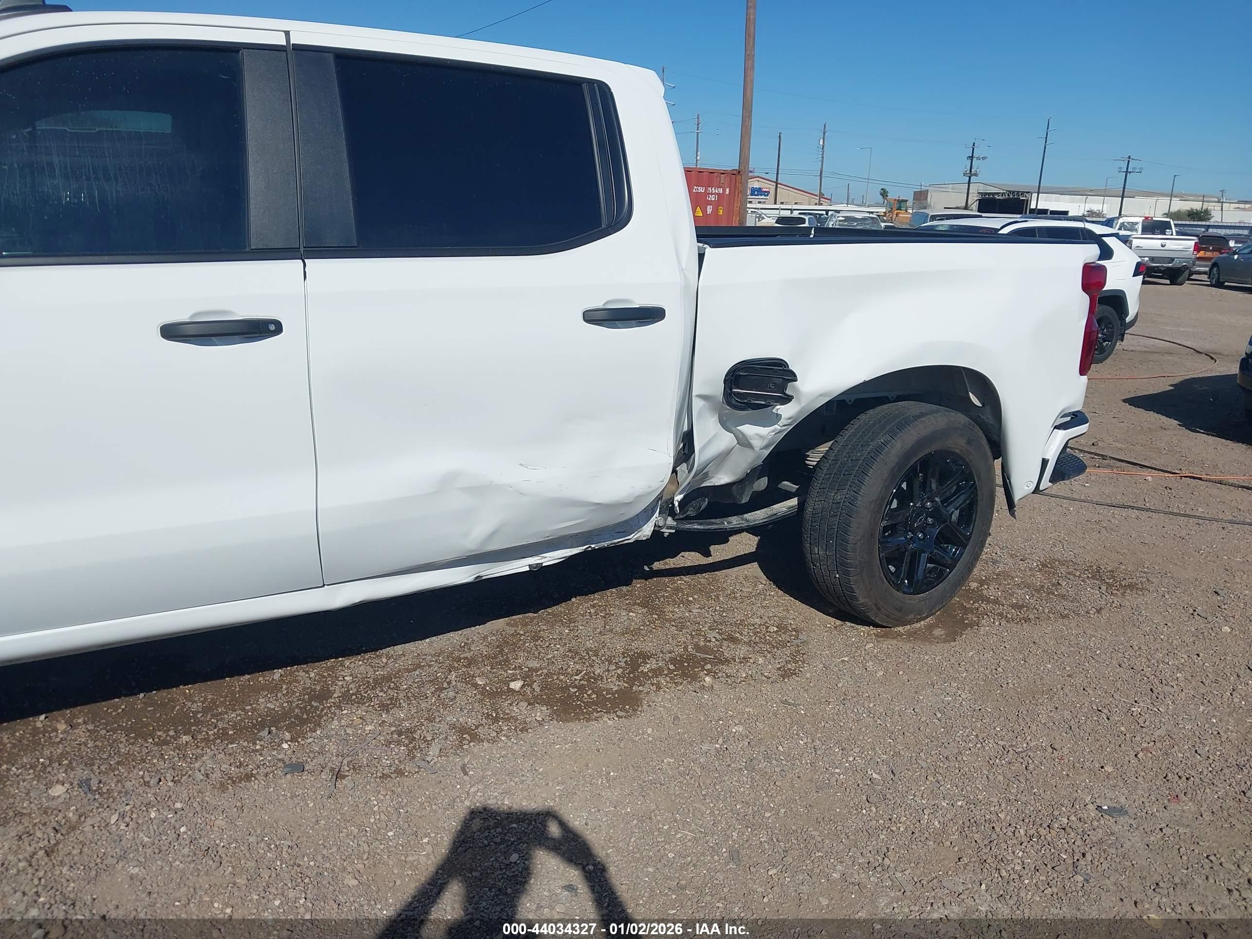 CHEVROLET SILVERADO image 6