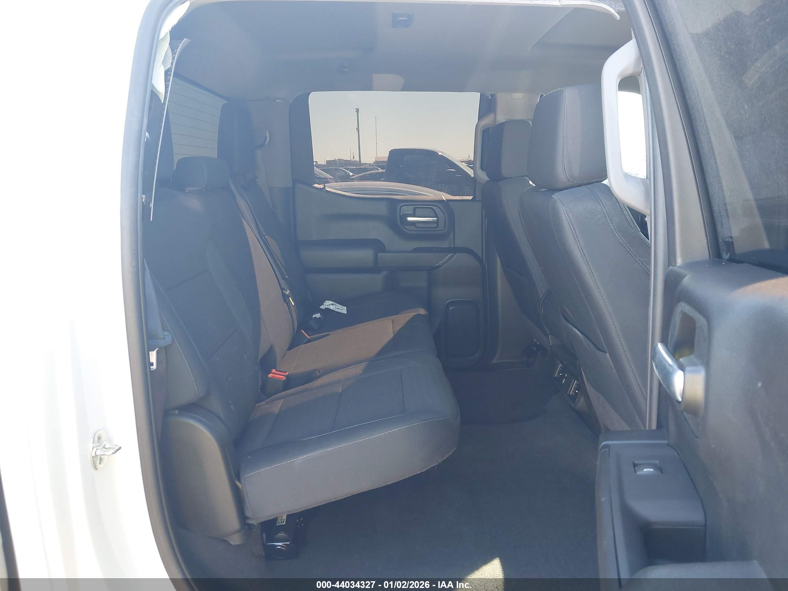CHEVROLET SILVERADO image 8
