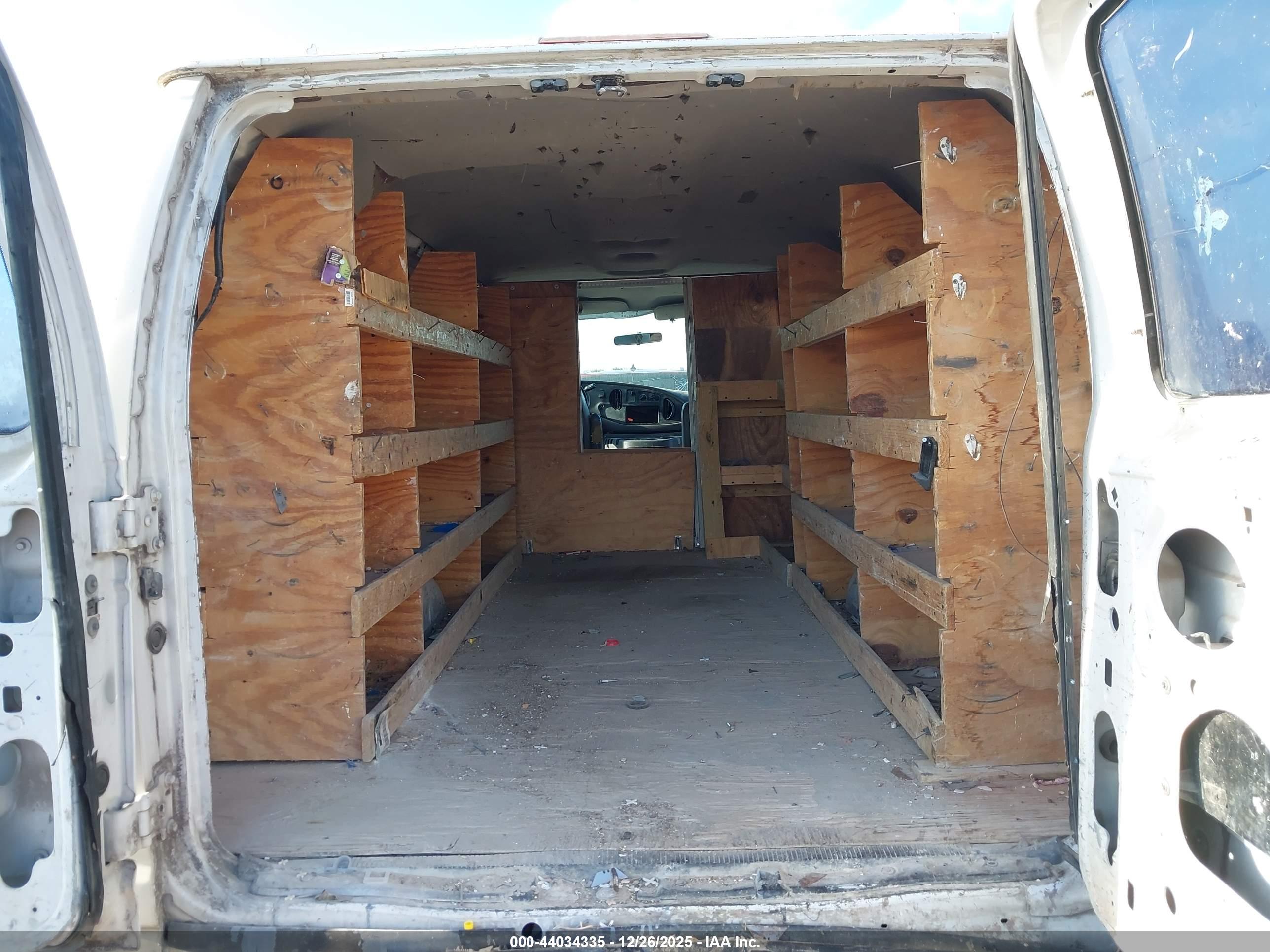 FORD E-350 image 8