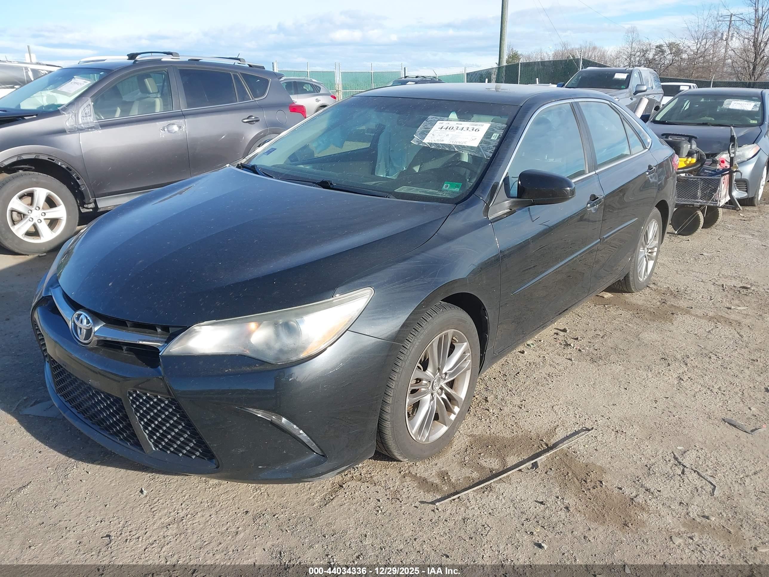 TOYOTA CAMRY image 2