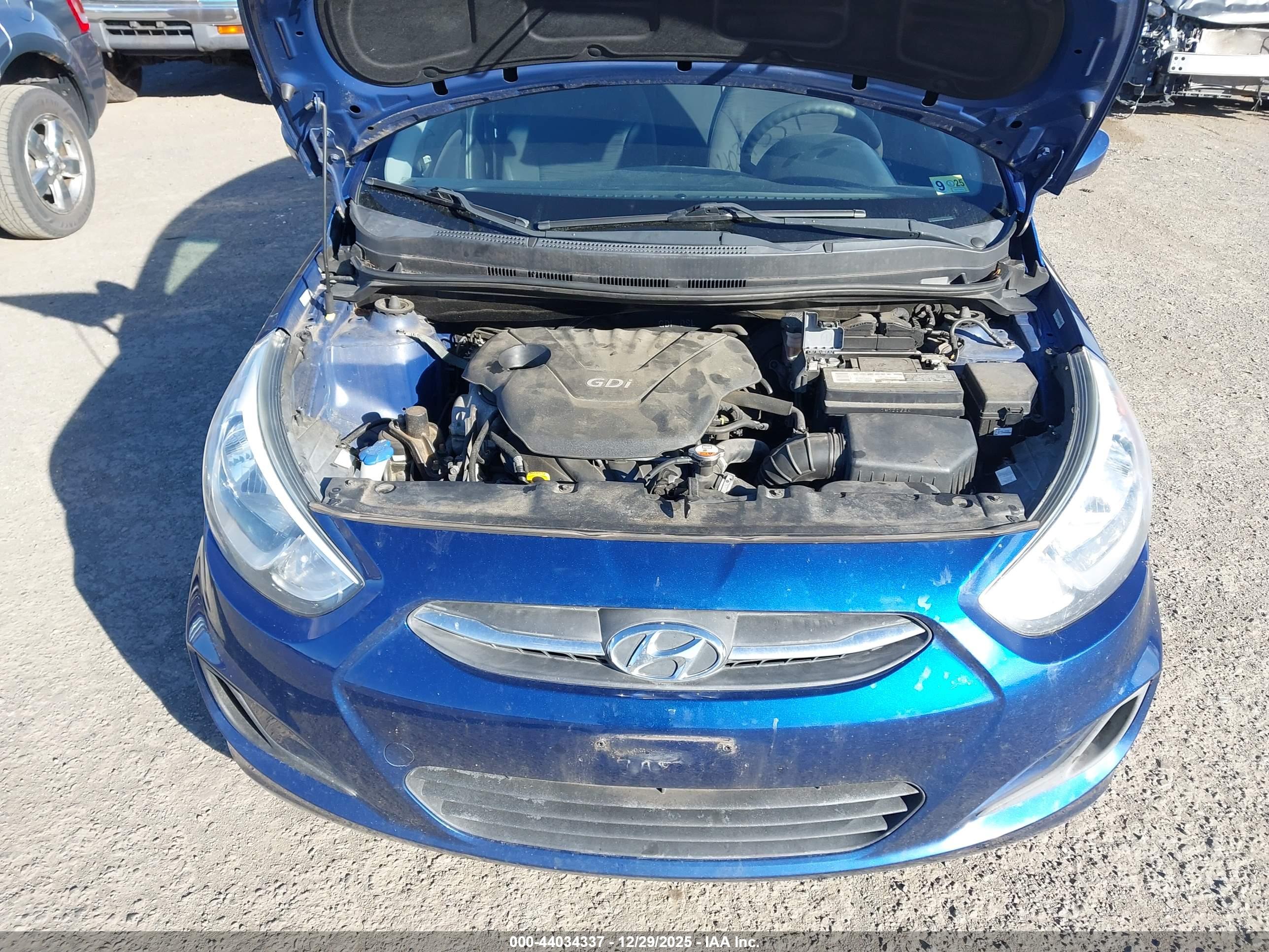 HYUNDAI ACCENT image 6