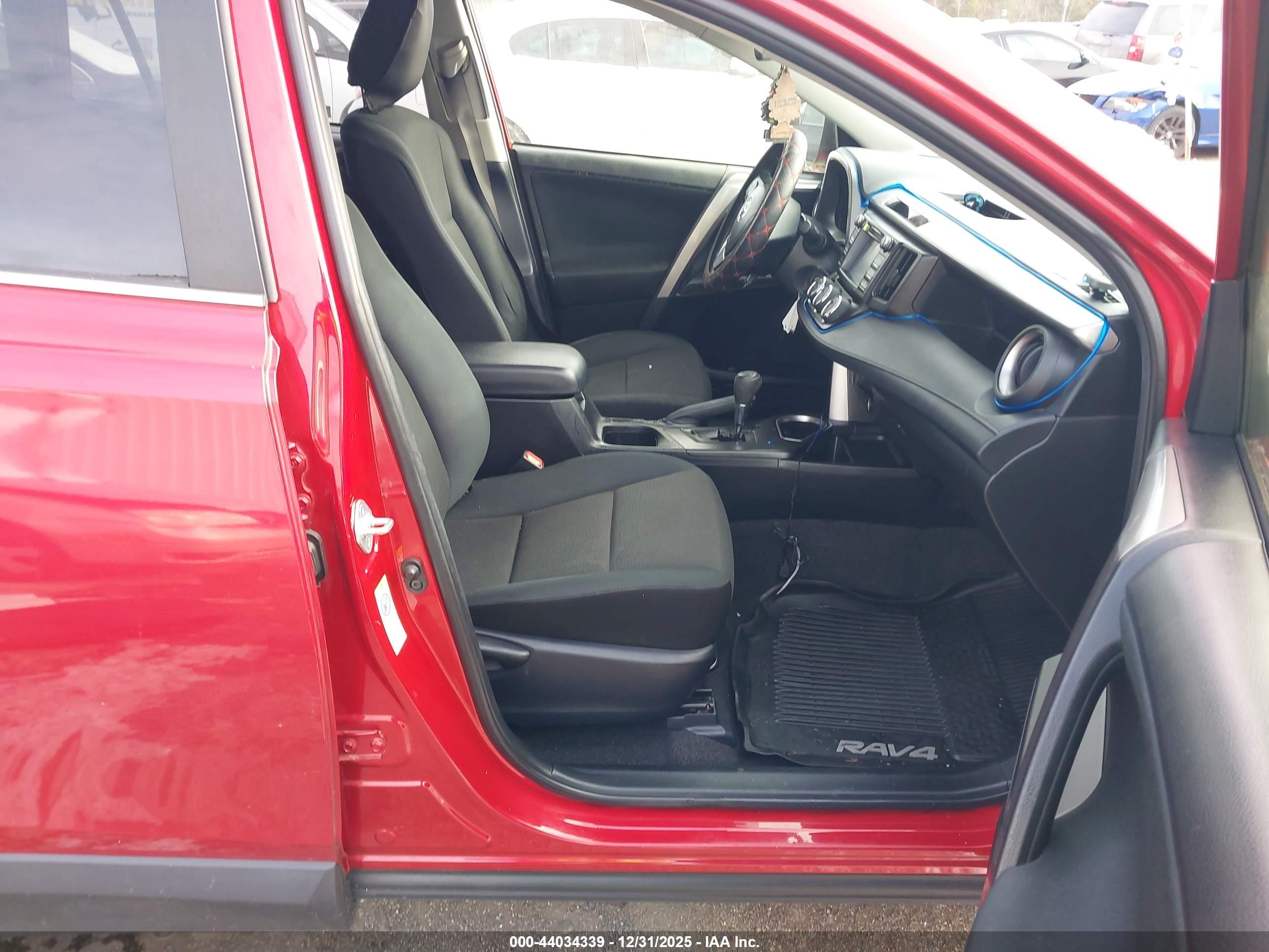 TOYOTA RAV4 image 5