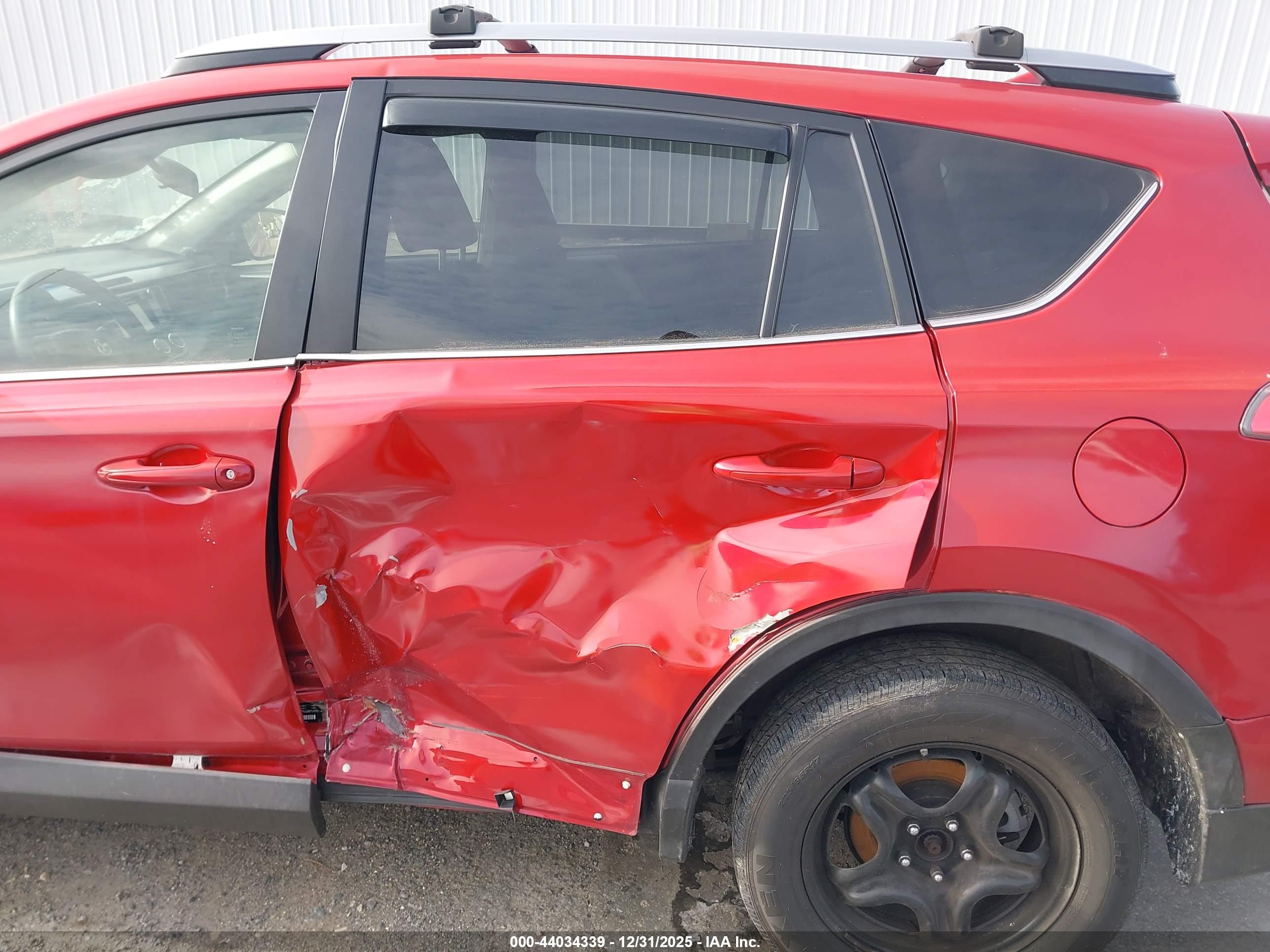 TOYOTA RAV4 image 6