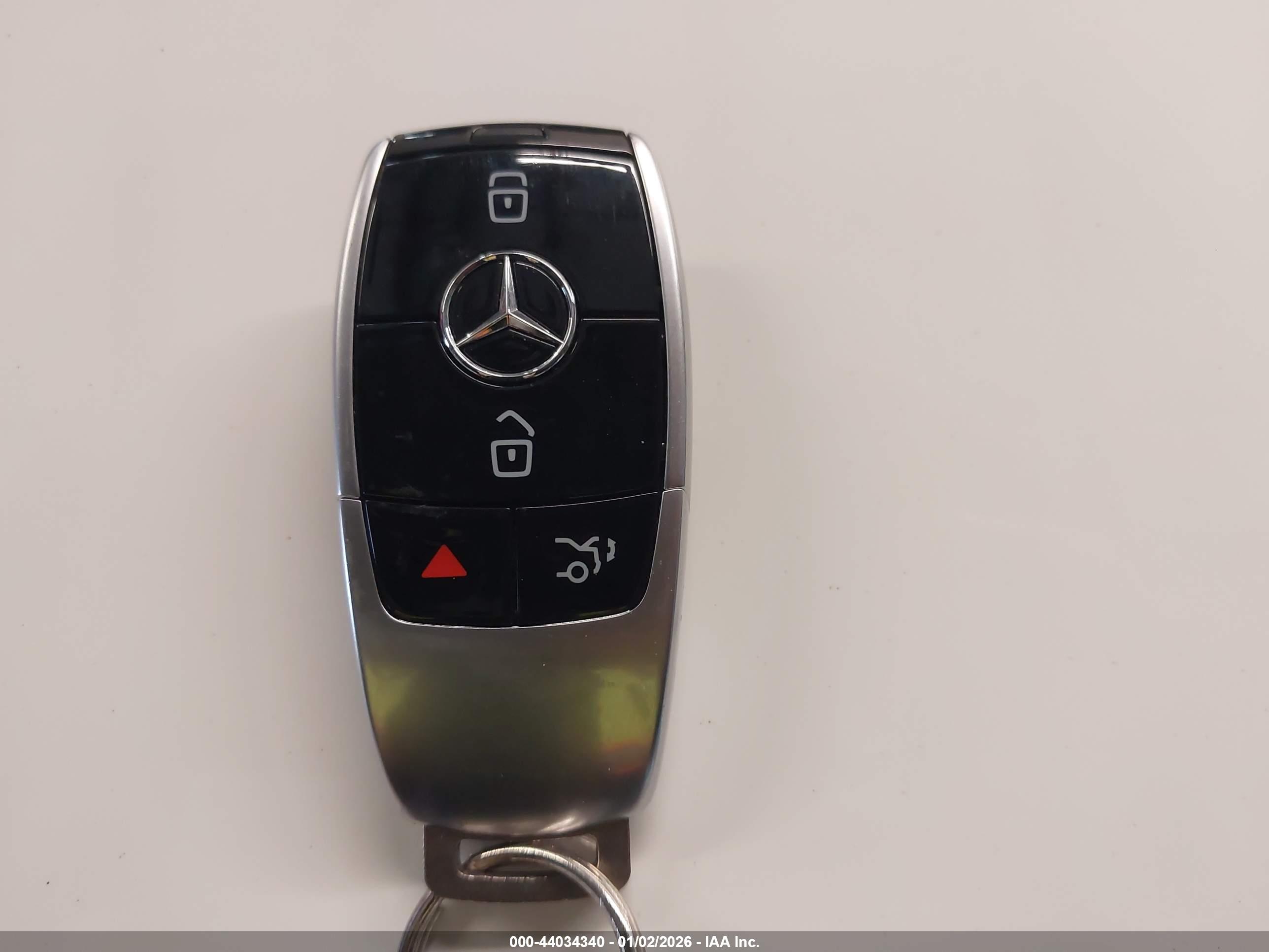 MERCEDES-BENZ E image 11