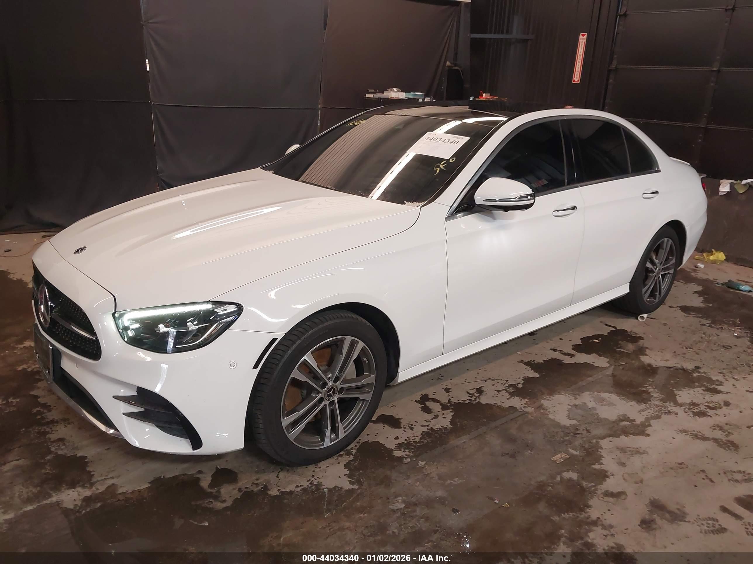 MERCEDES-BENZ E image 2