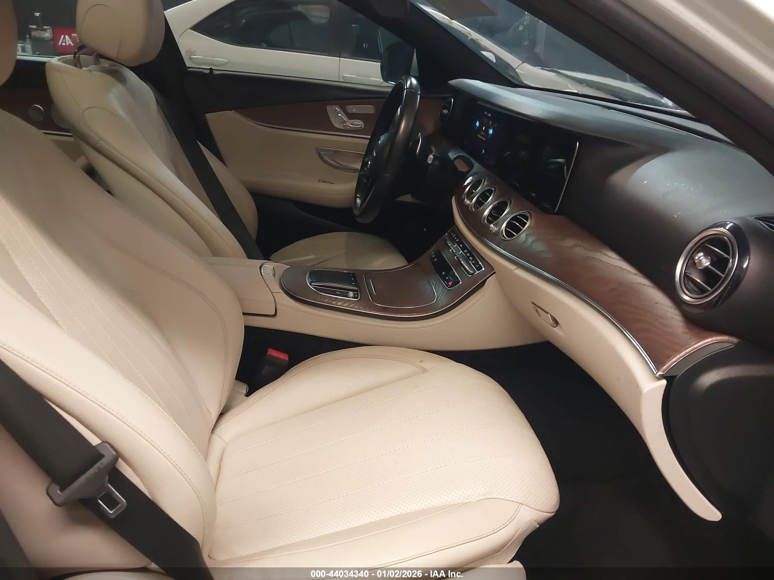 MERCEDES-BENZ E image 5