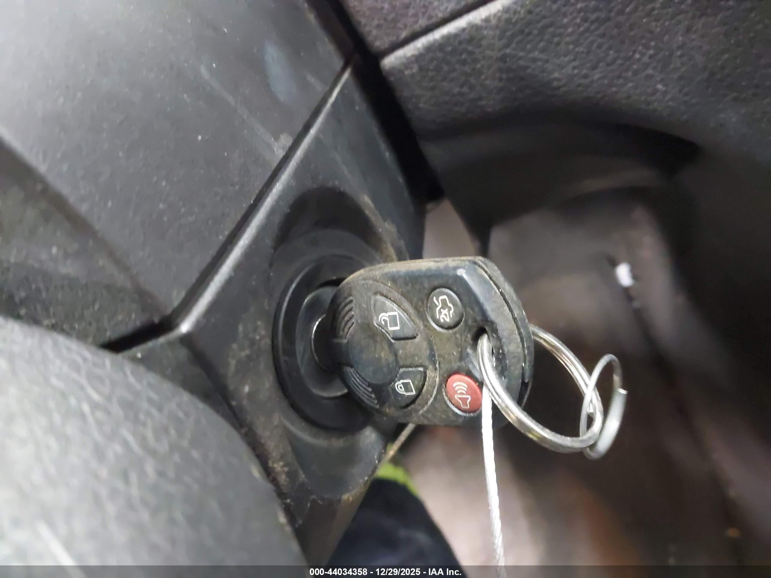 FORD FUSION image 11