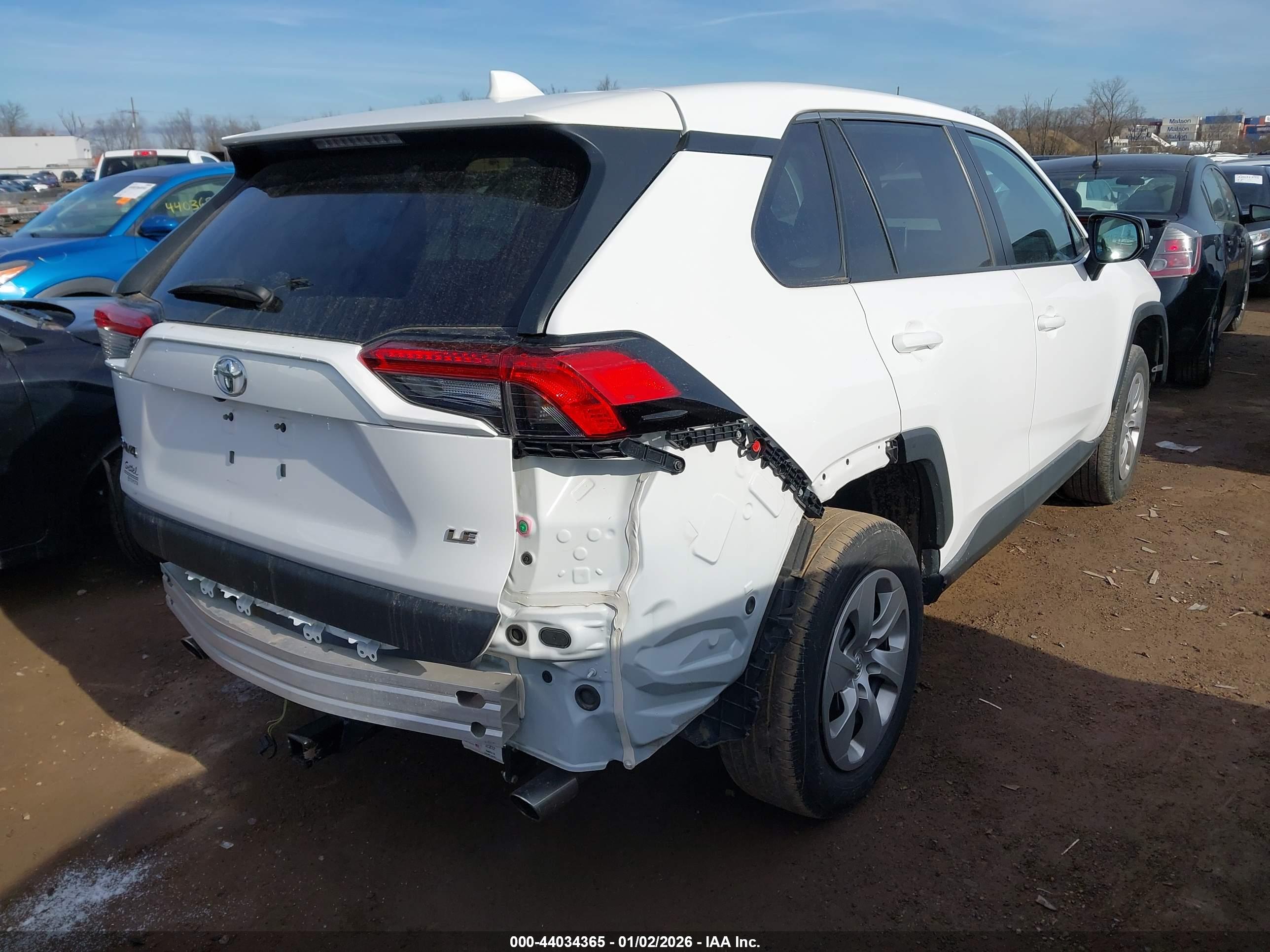 TOYOTA RAV4 image 4