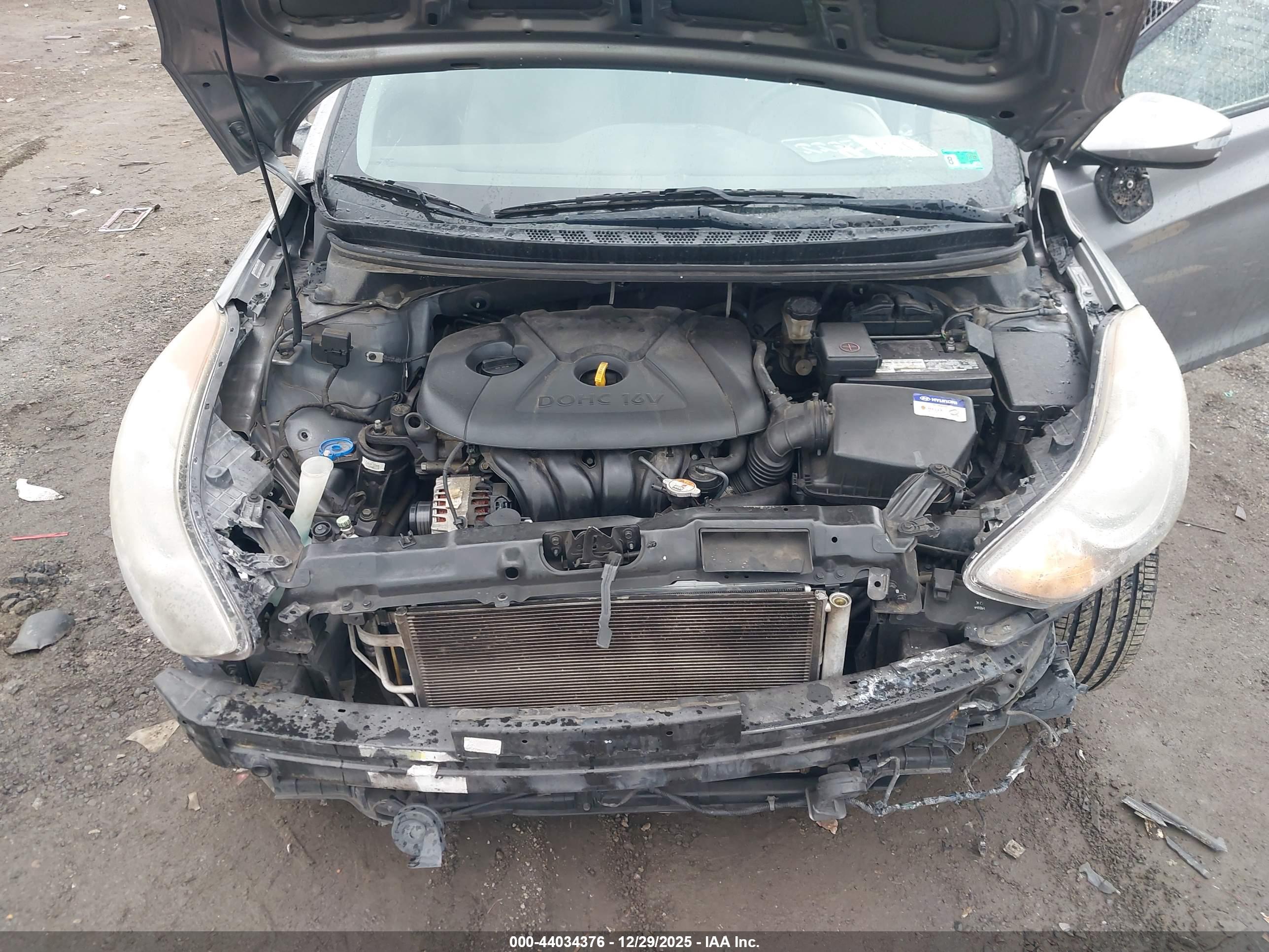HYUNDAI ELANTRA image 10