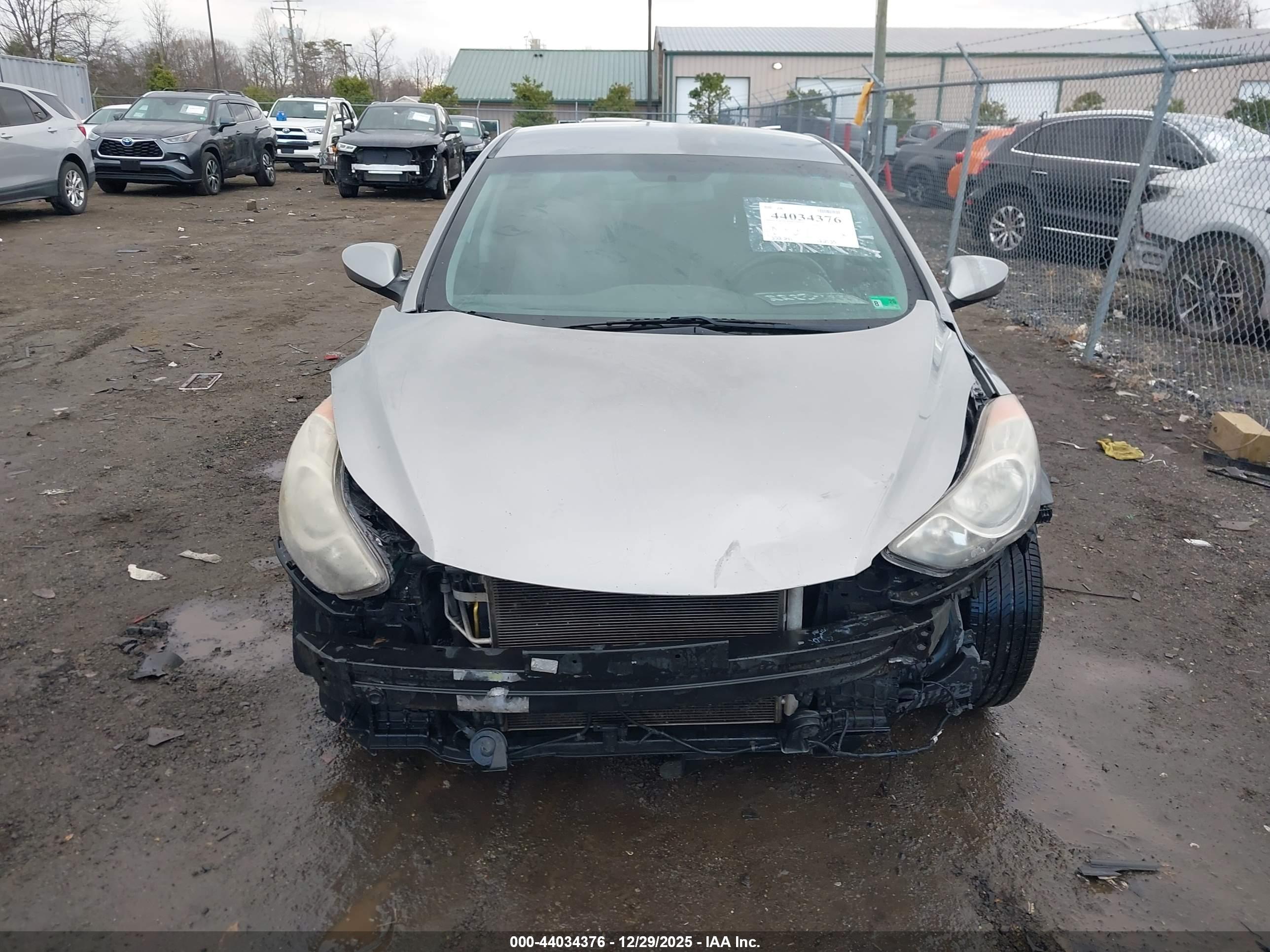HYUNDAI ELANTRA image 6