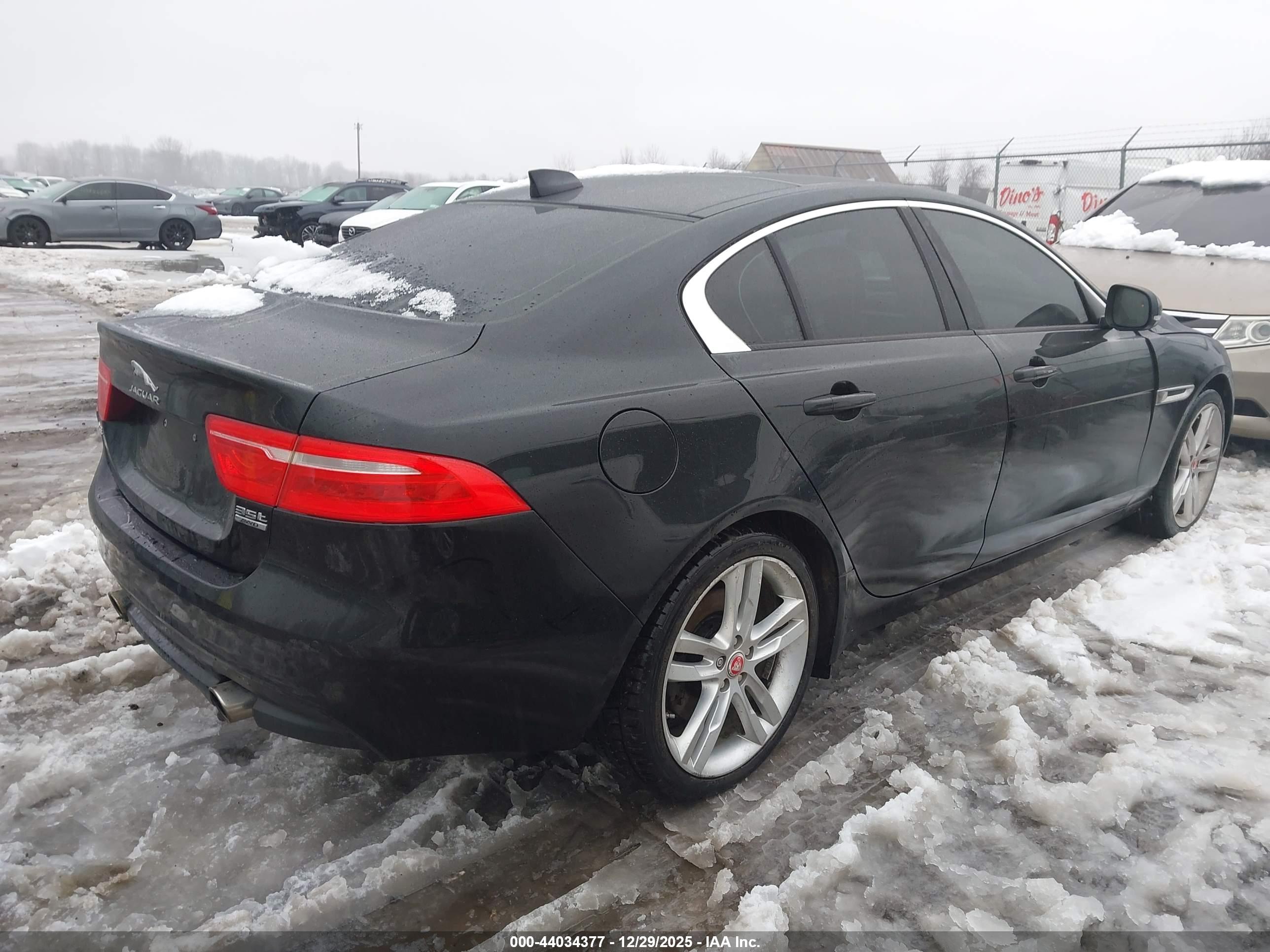 JAGUAR XE image 4
