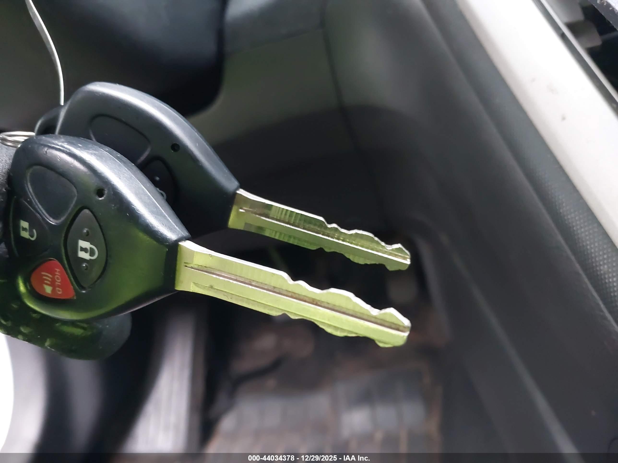 PONTIAC VIBE image 11
