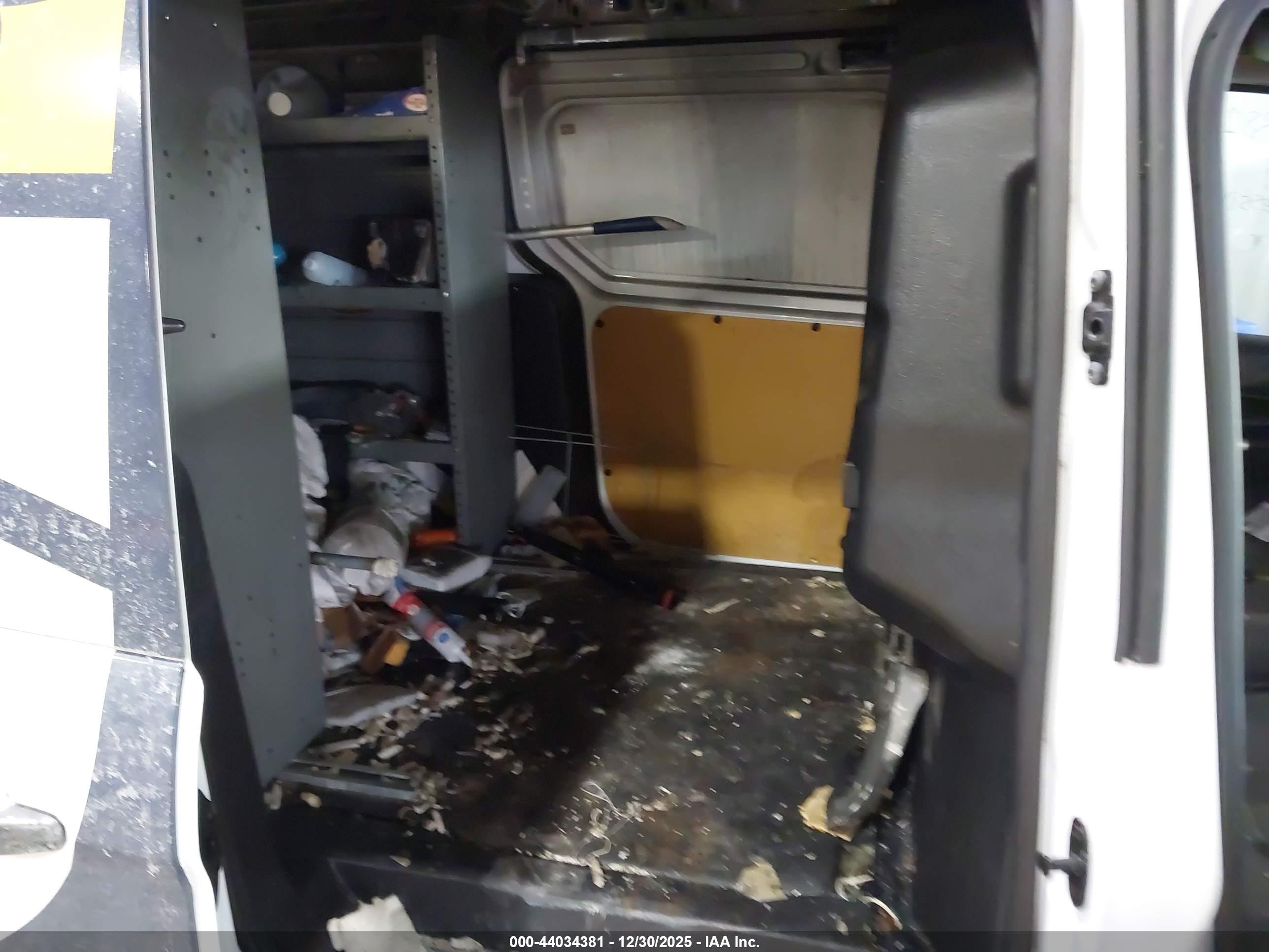FORD TRANSIT image 8