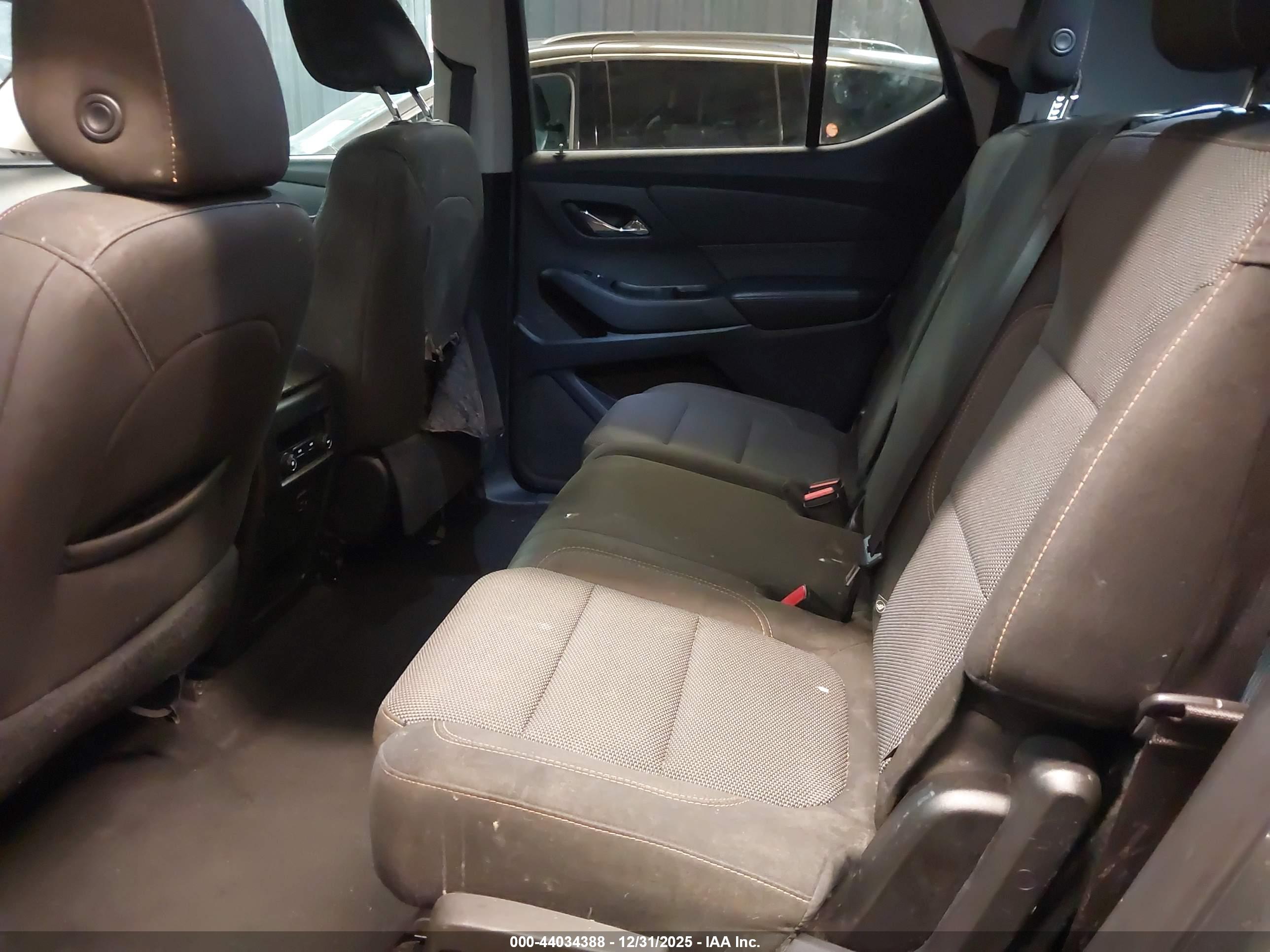 CHEVROLET TRAVERSE image 8