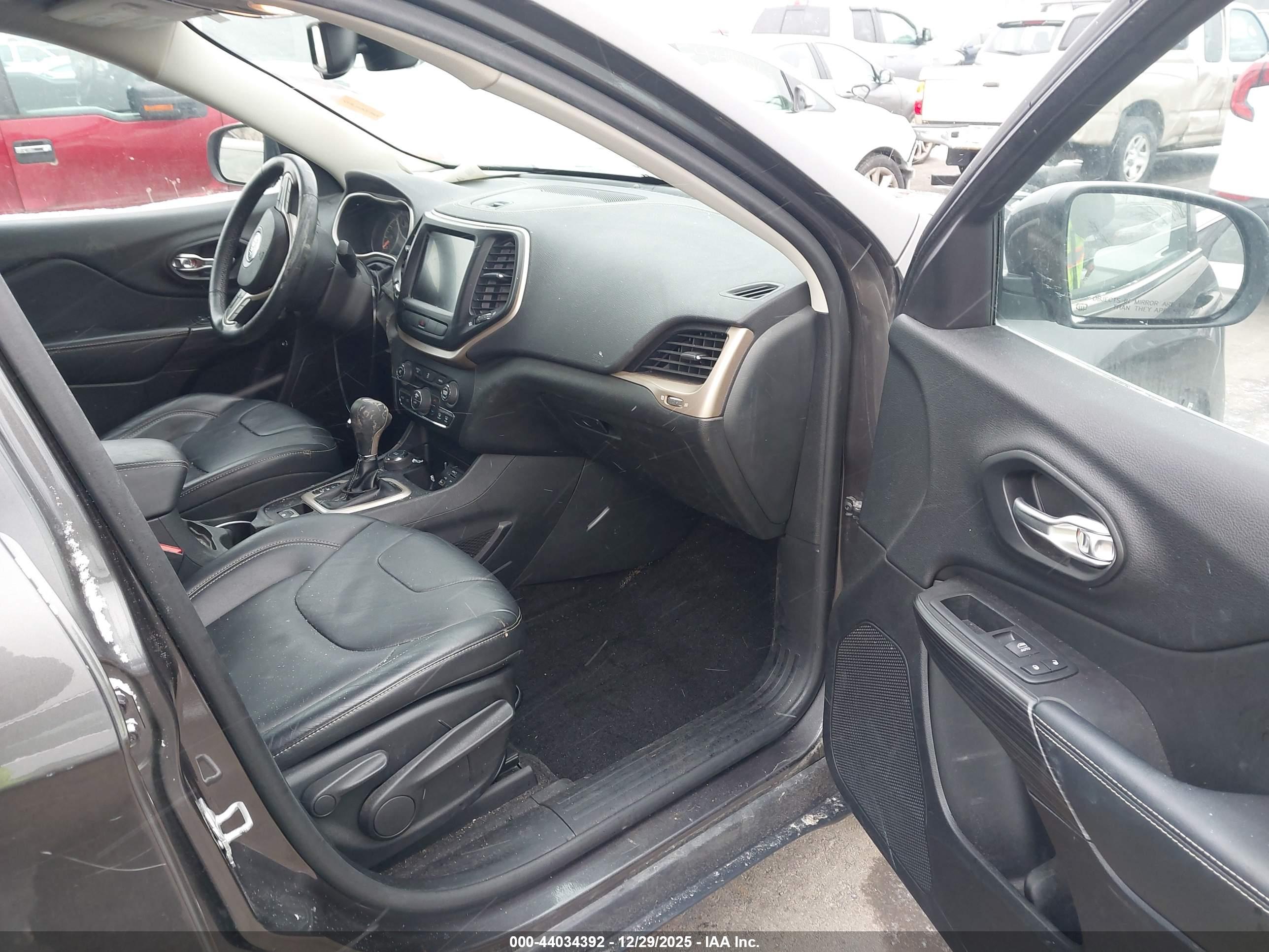 JEEP CHEROKEE image 5