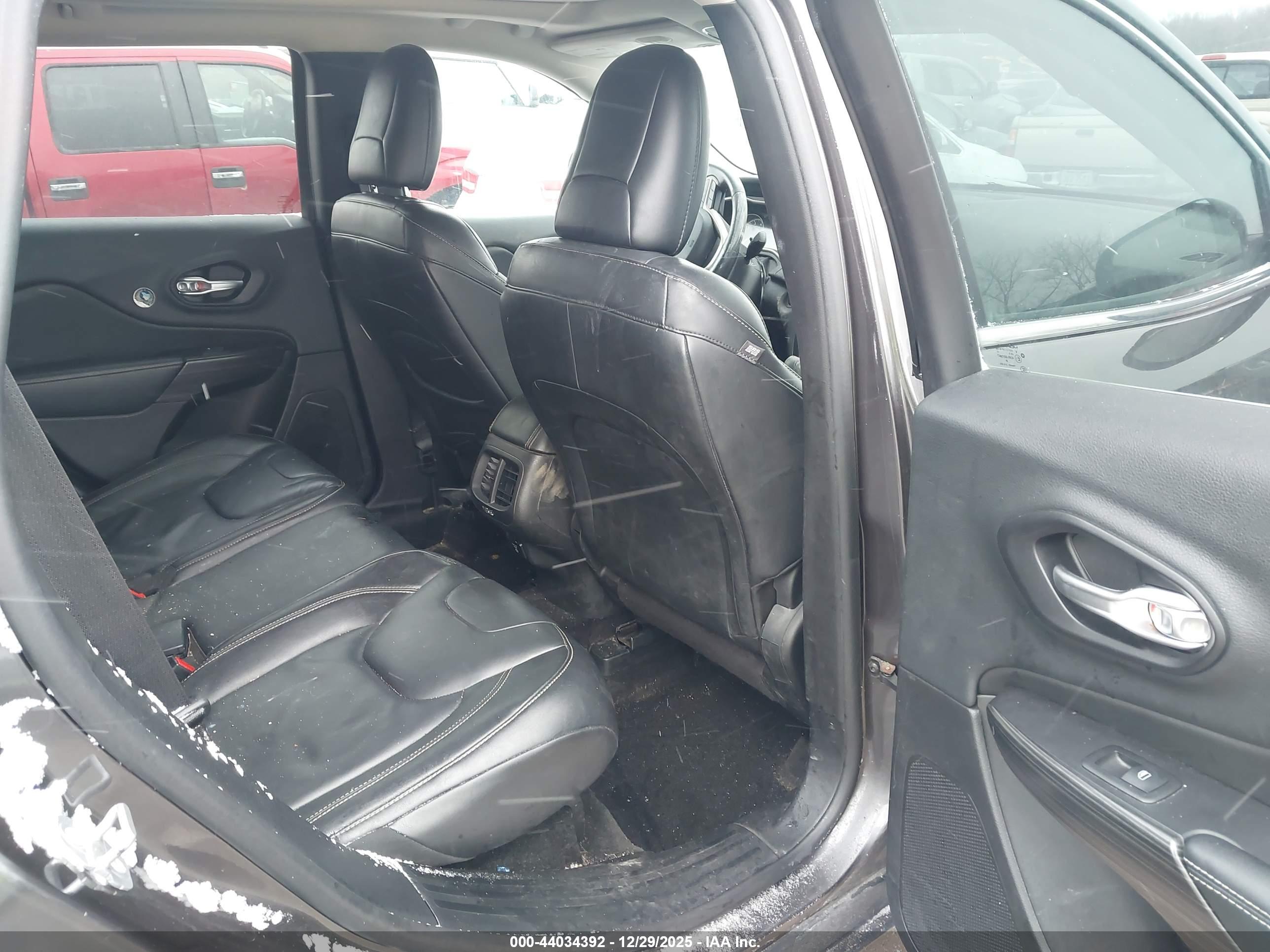 JEEP CHEROKEE image 8