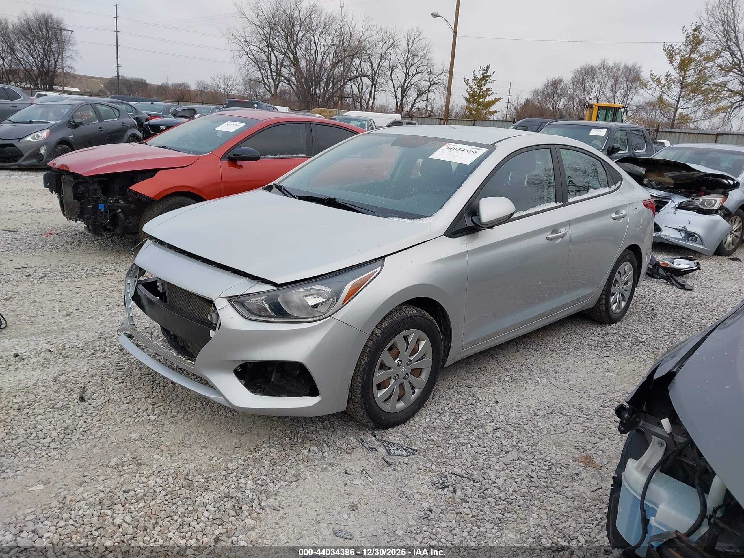 HYUNDAI ACCENT image 2