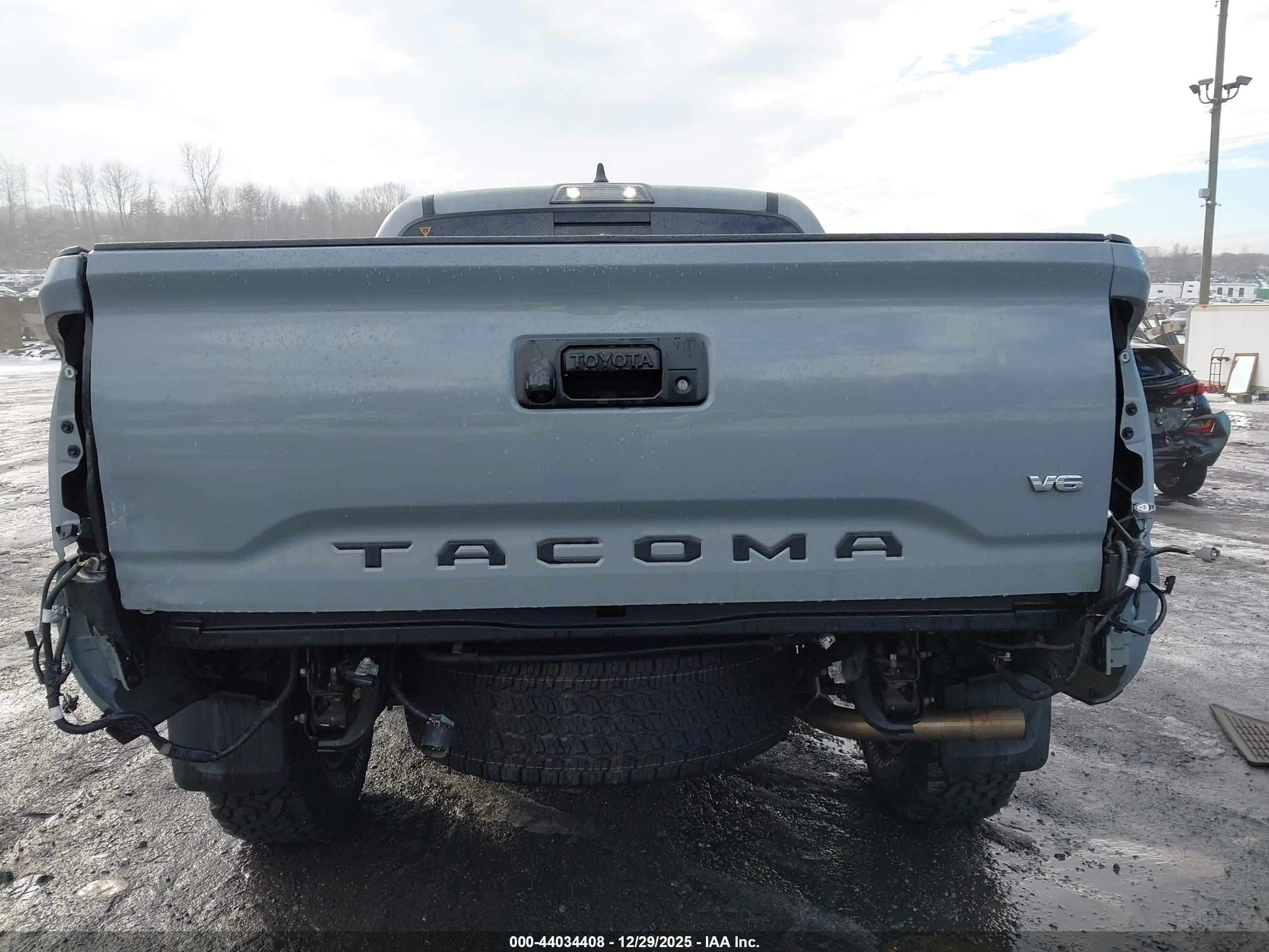 TOYOTA TACOMA image 6