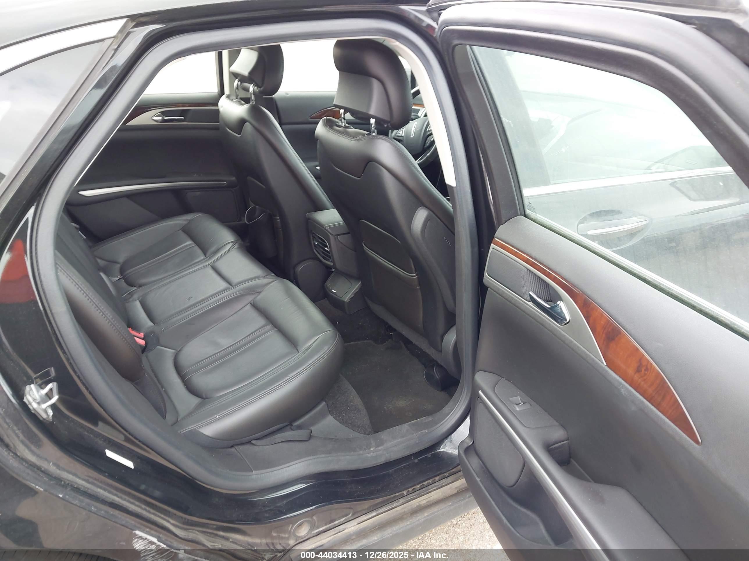 LINCOLN MKZ image 8