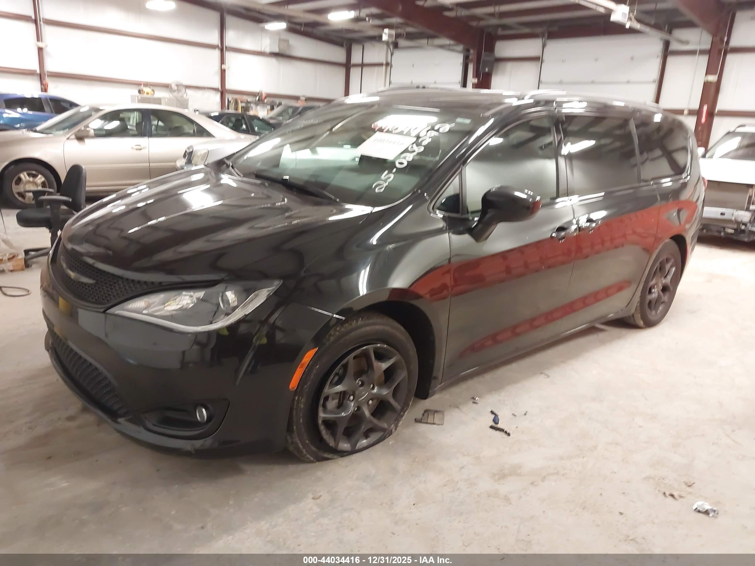 CHRYSLER PACIFICA image 2