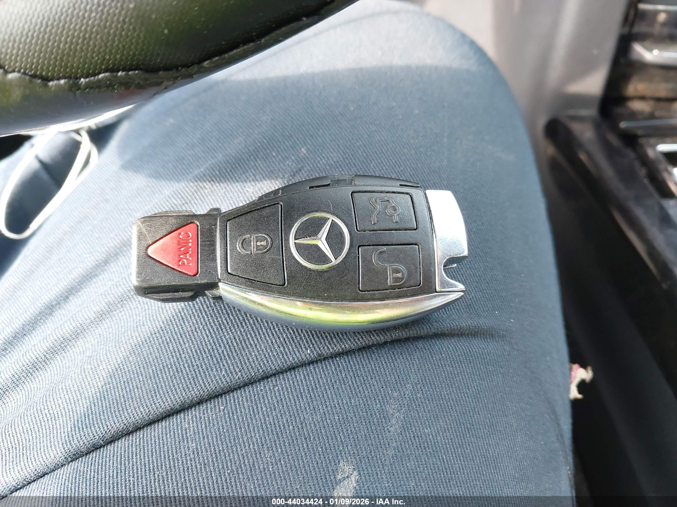 MERCEDES-BENZ E image 11
