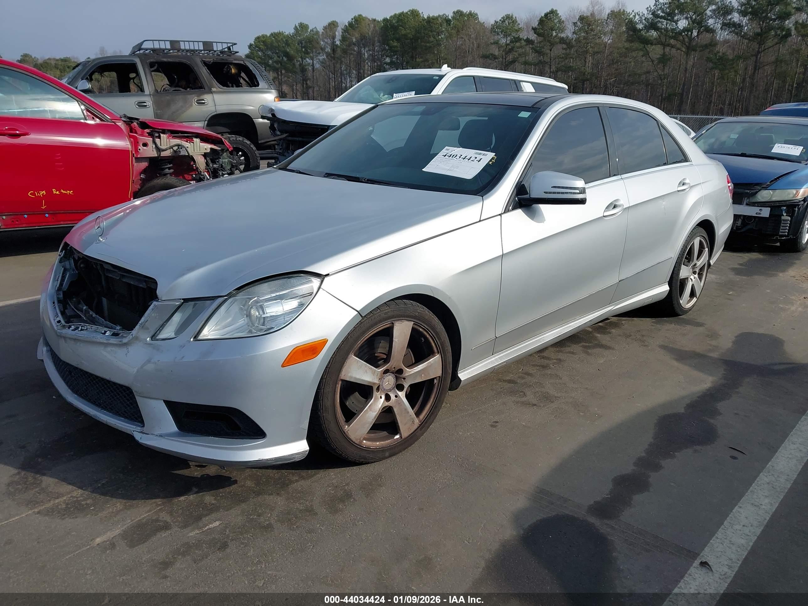 MERCEDES-BENZ E image 2