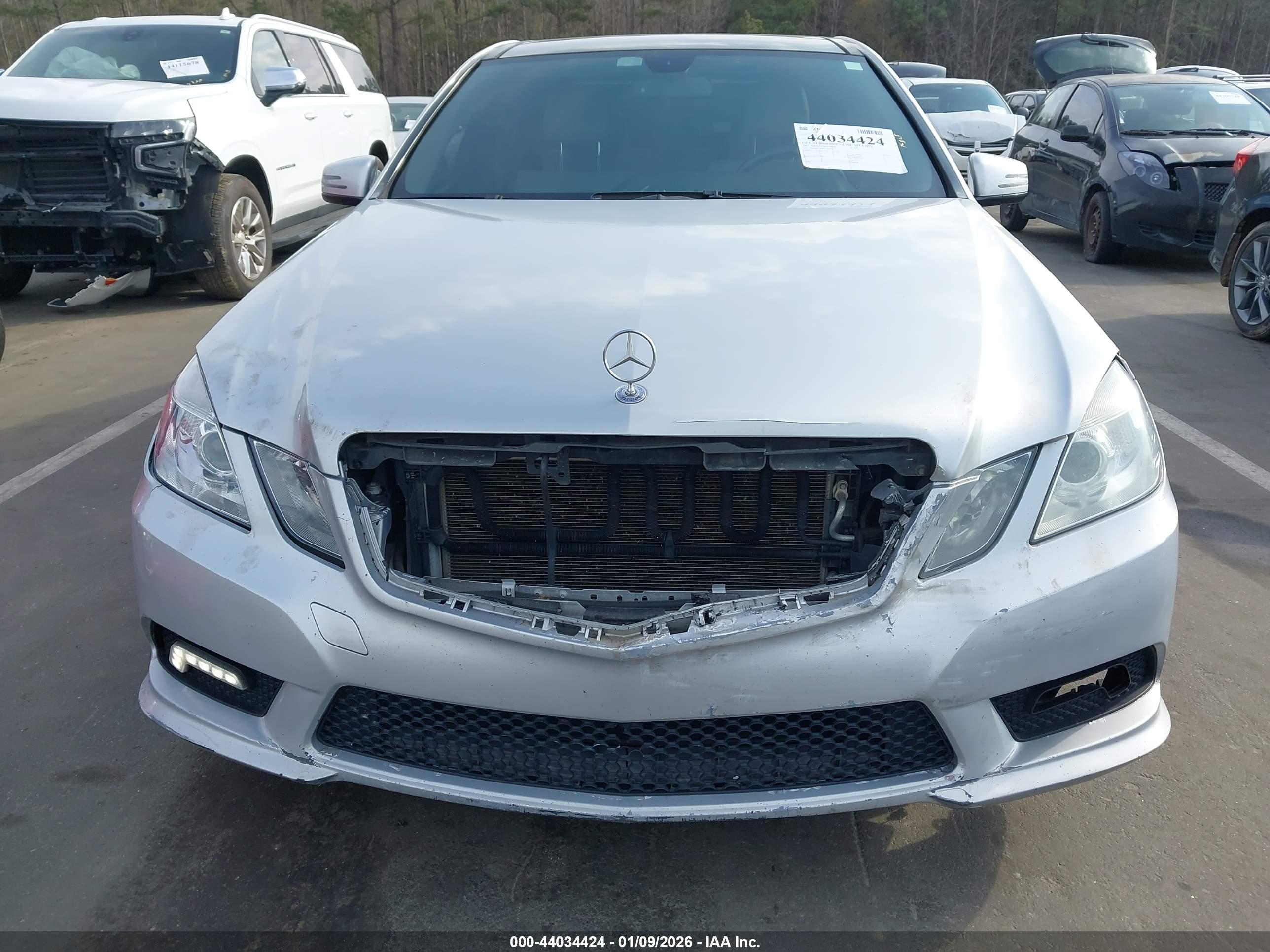 MERCEDES-BENZ E image 6
