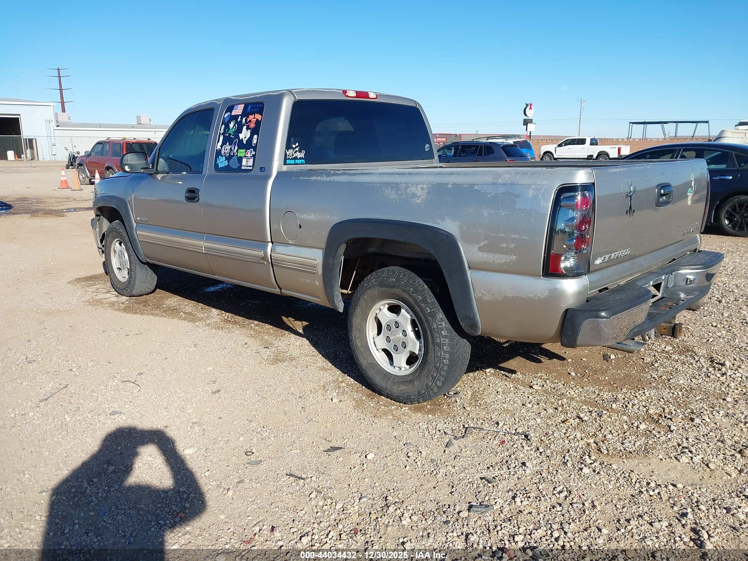 CHEVROLET SILVERADO image 3