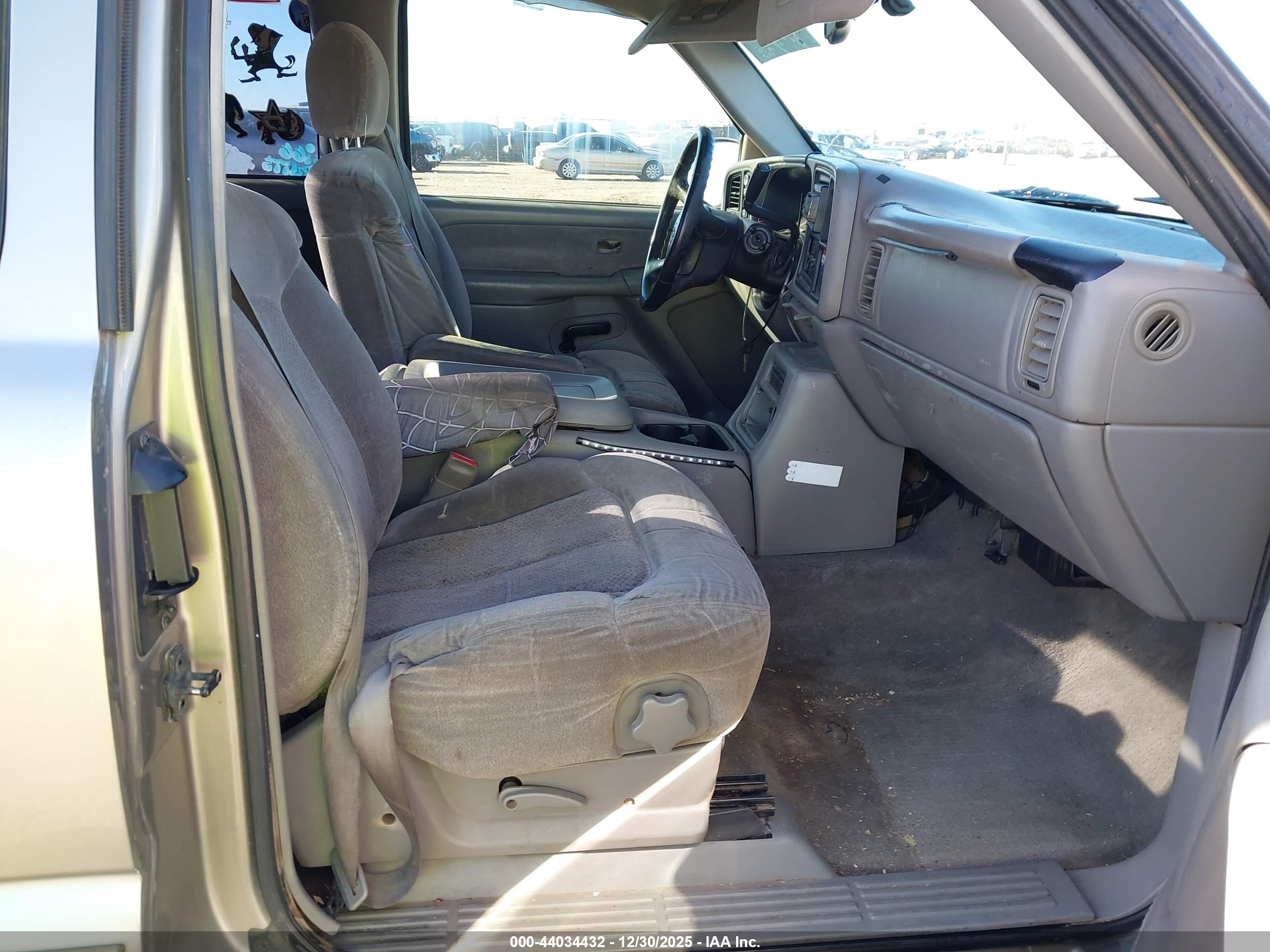 CHEVROLET SILVERADO image 5