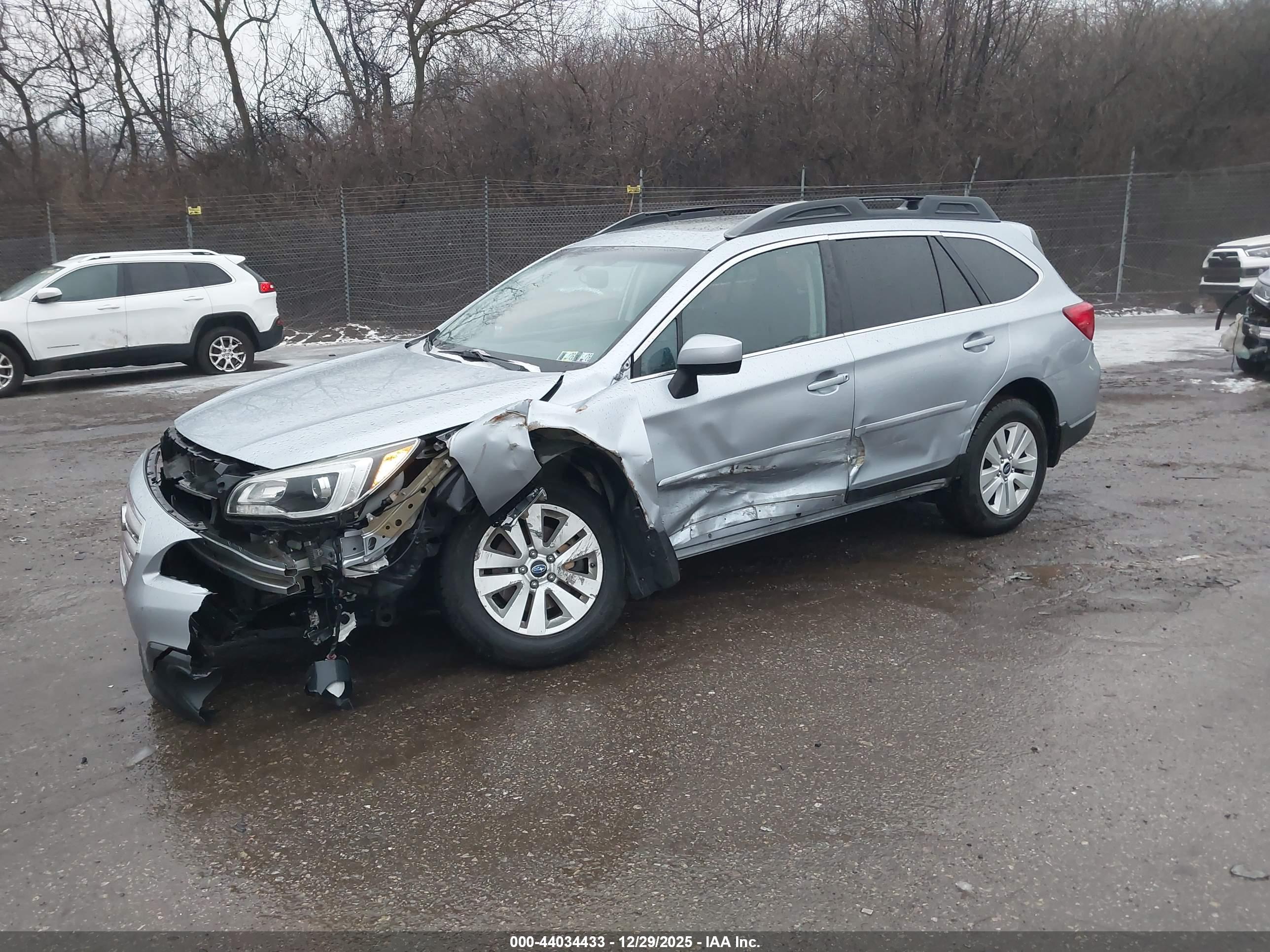 SUBARU OUTBACK image 2