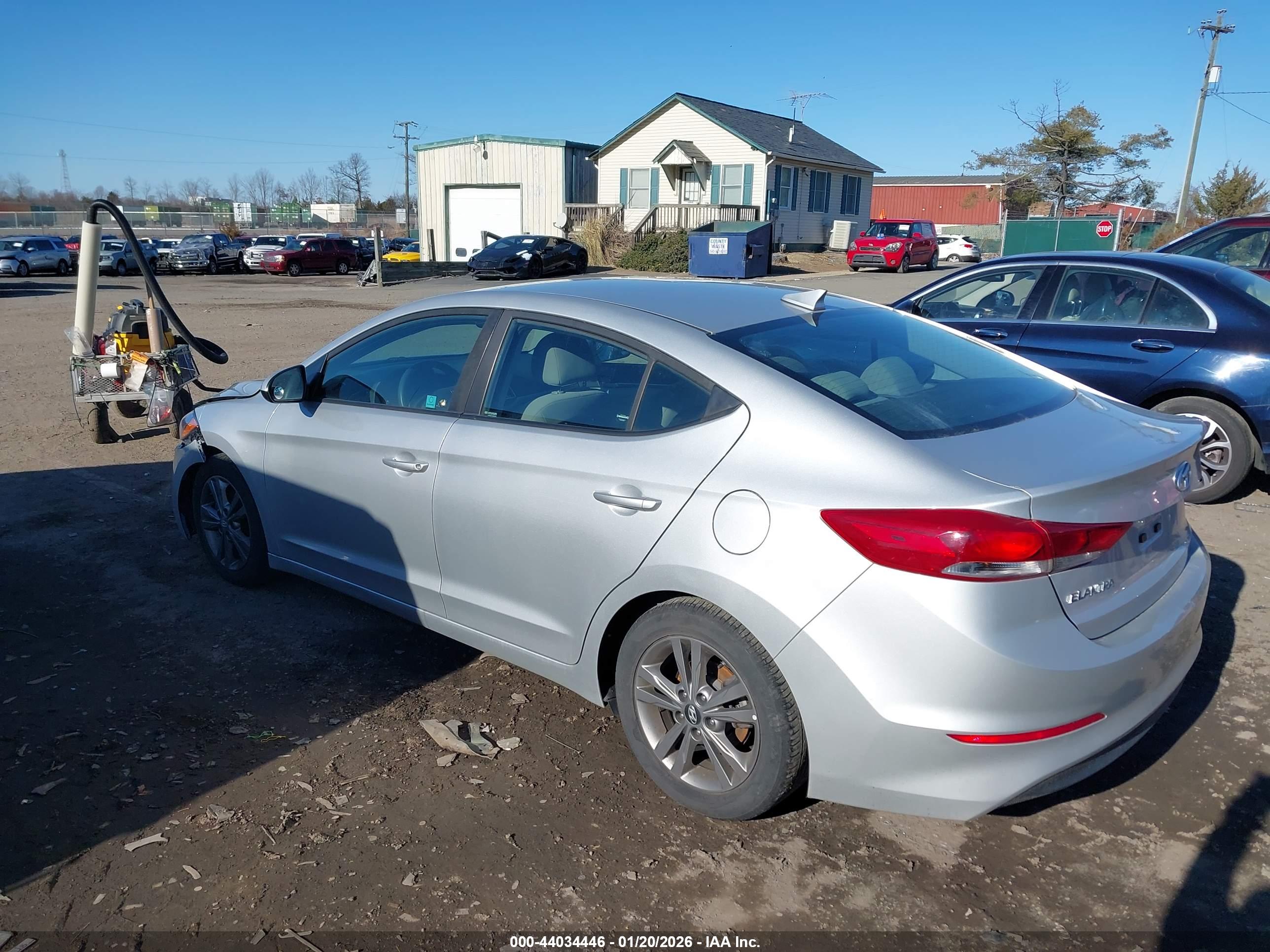 HYUNDAI ELANTRA image 3