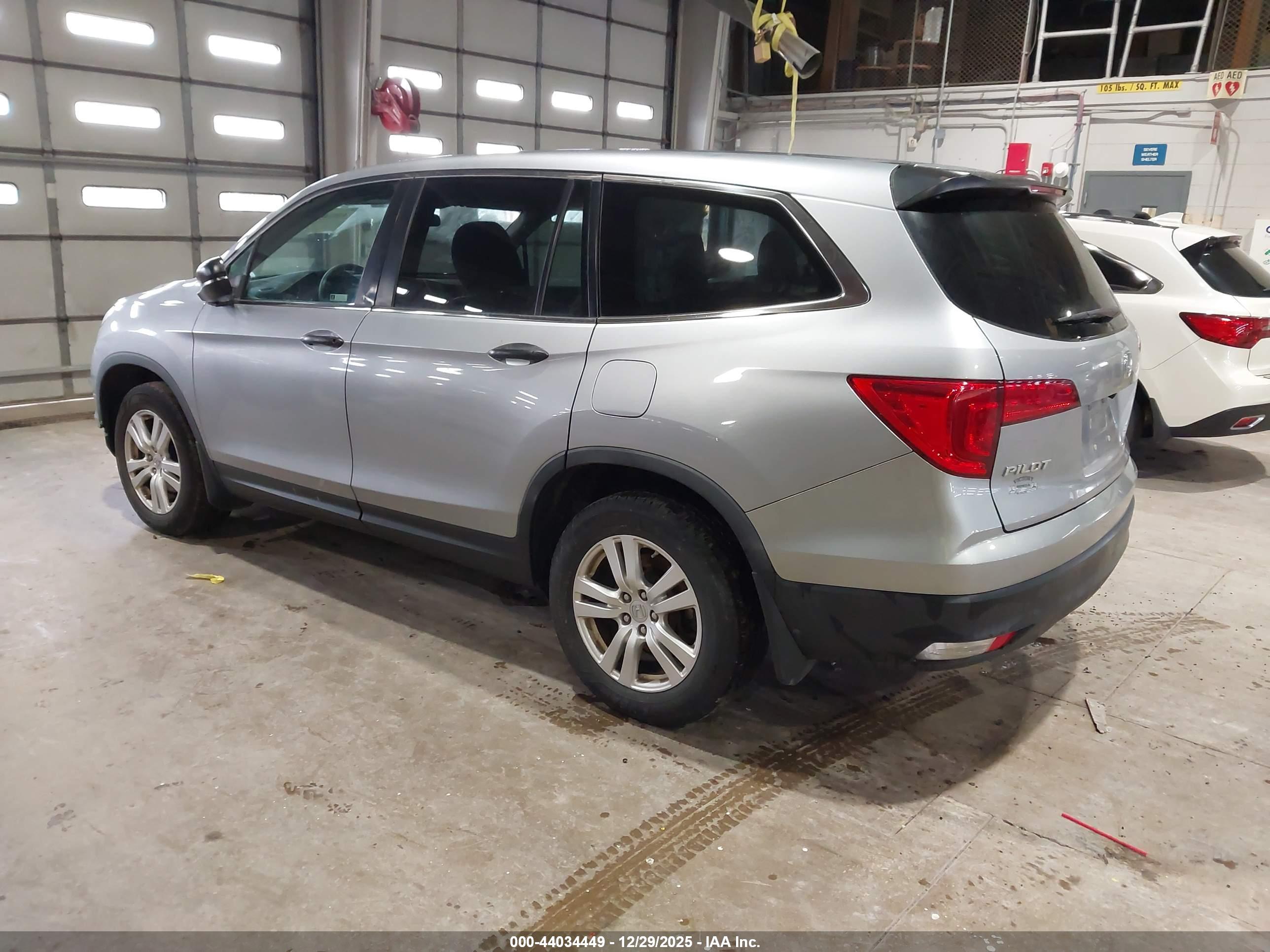 HONDA PILOT image 3