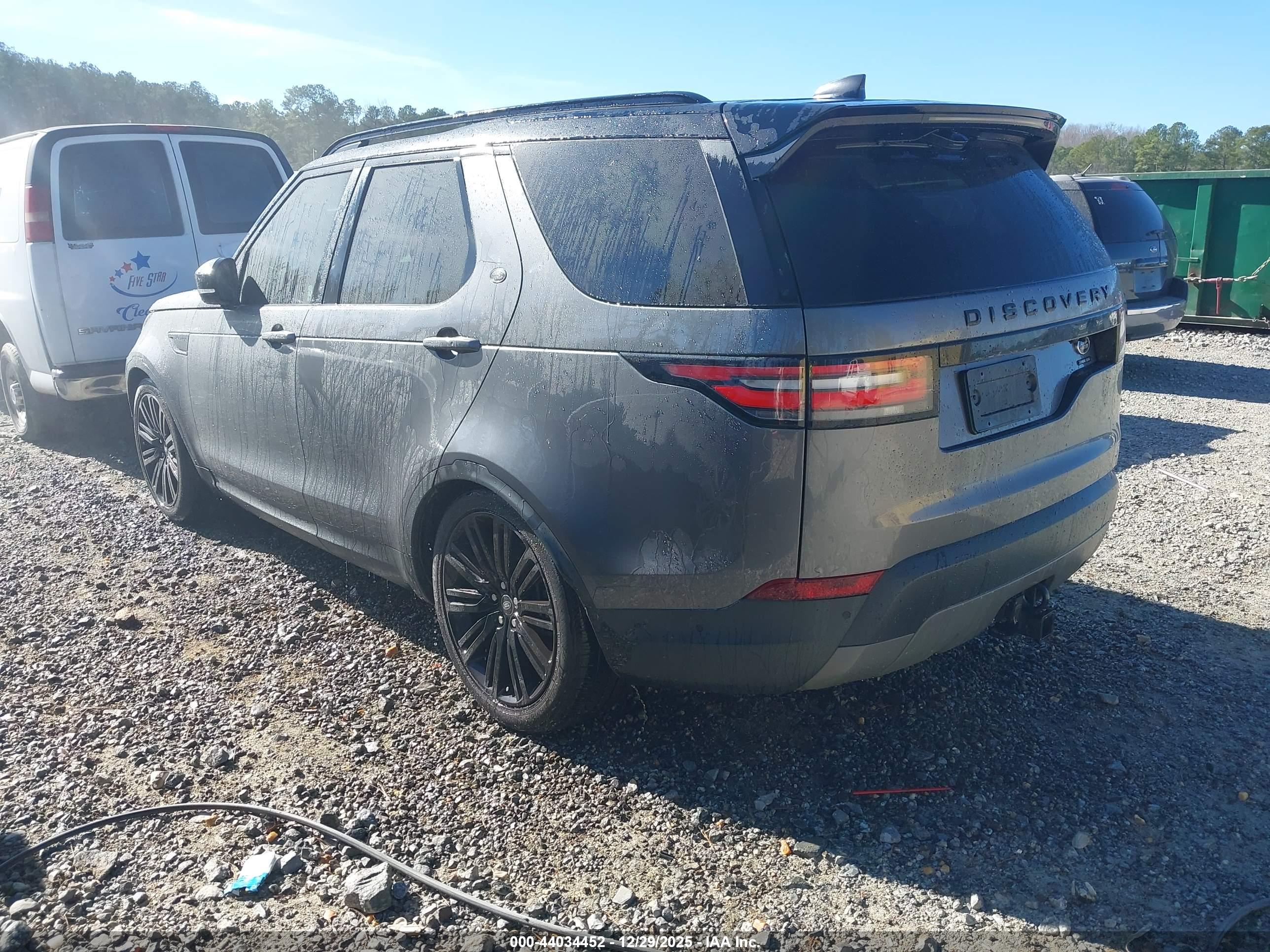 LAND ROVER image 3