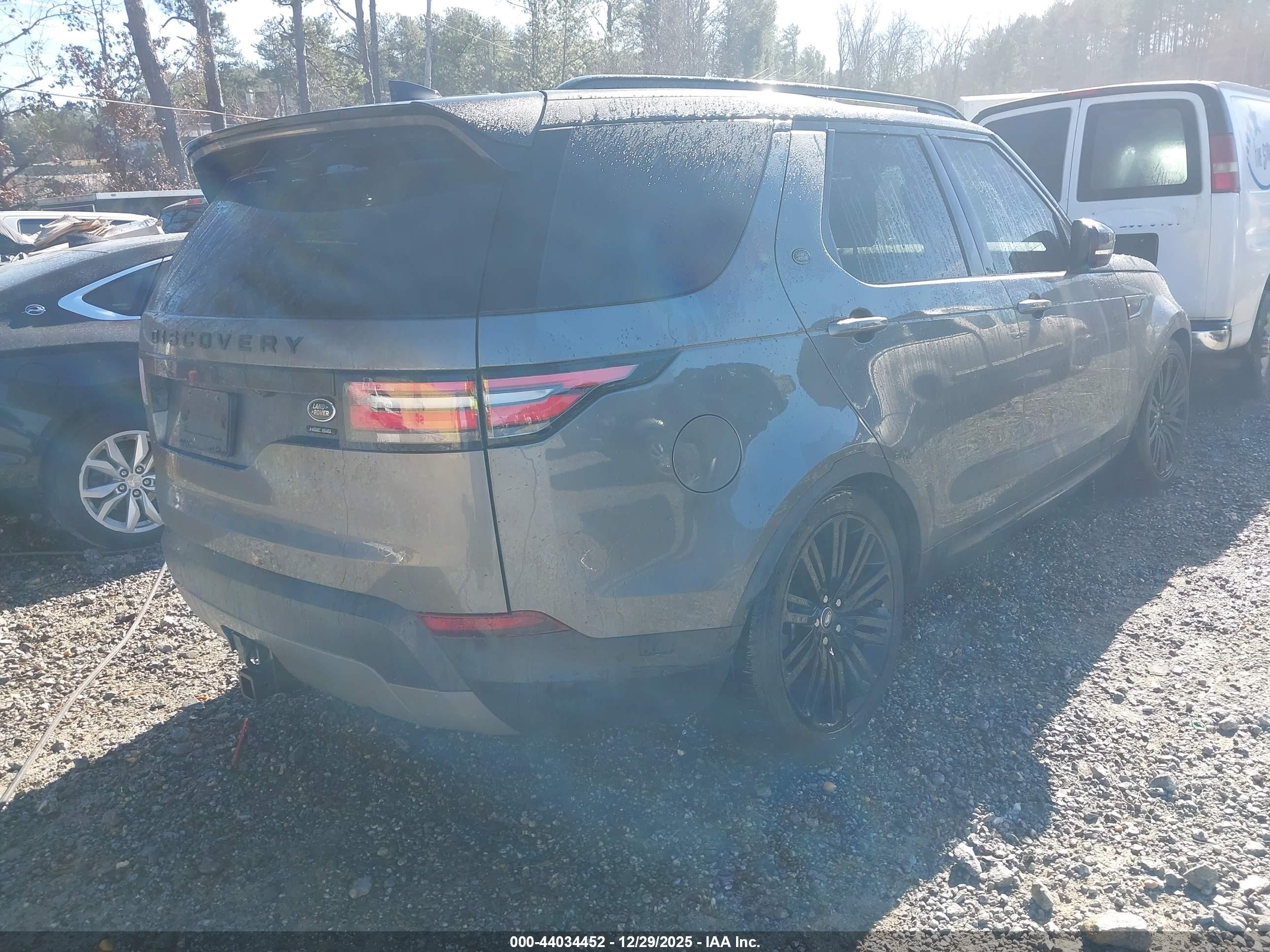 LAND ROVER image 4
