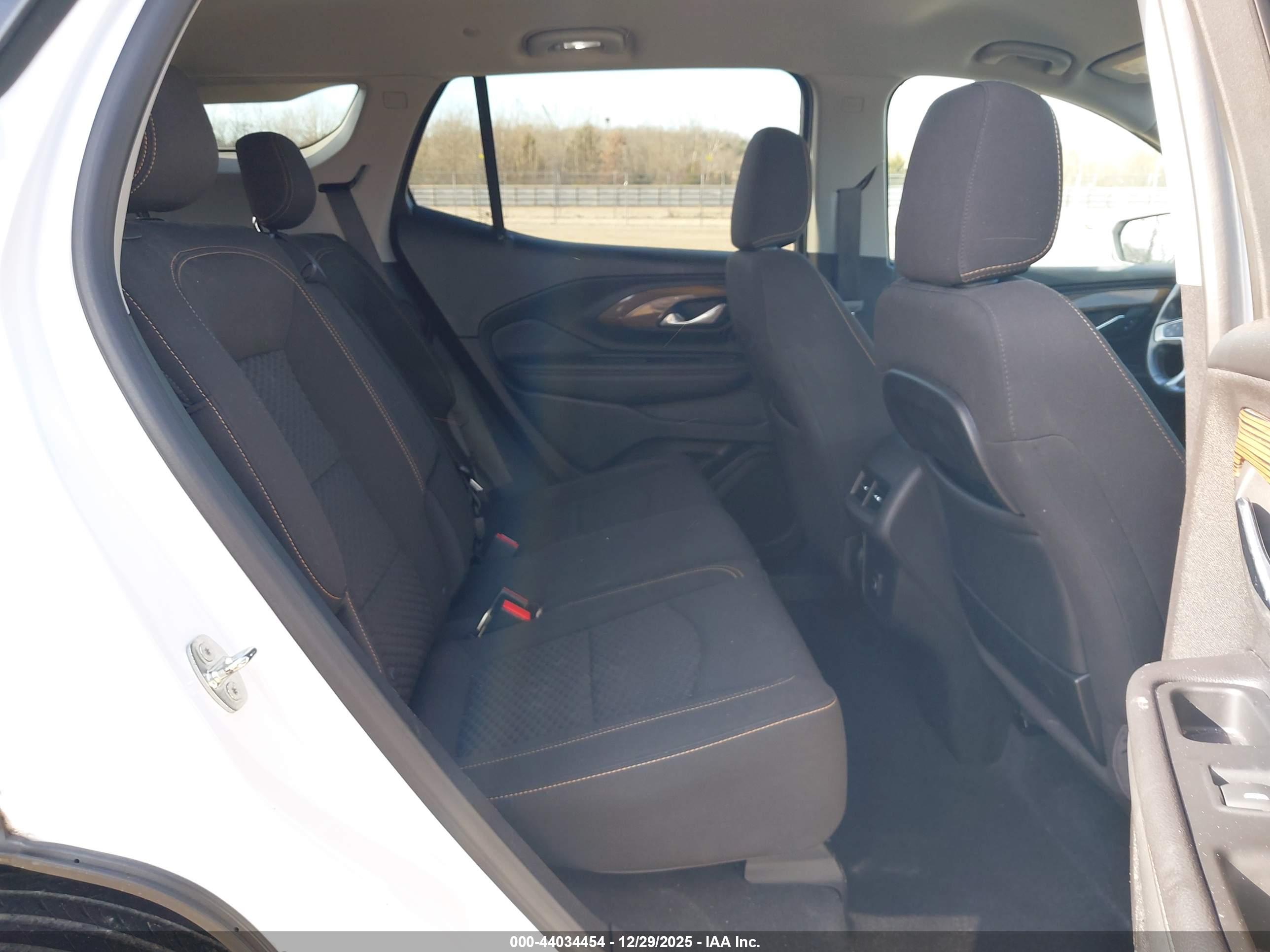 GMC TERRAIN image 8