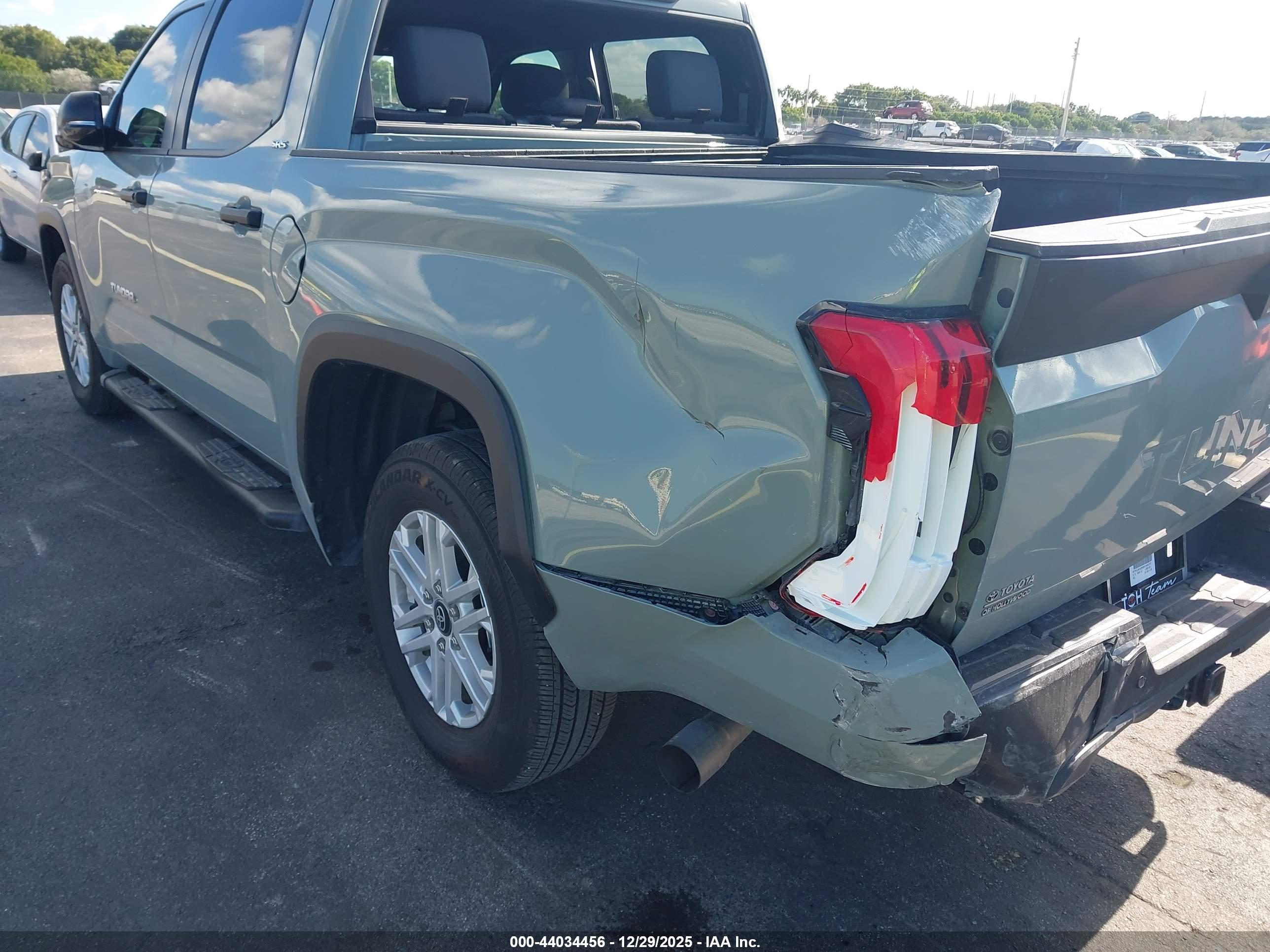 TOYOTA TUNDRA image 6