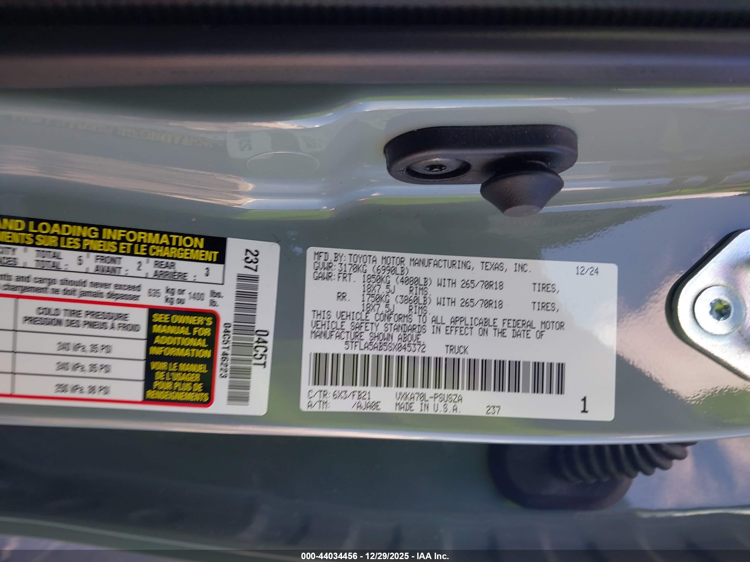 TOYOTA TUNDRA image 9