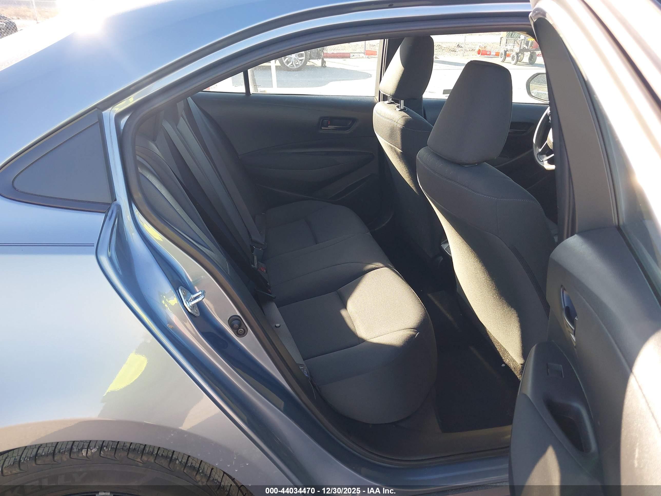 TOYOTA COROLLA image 8