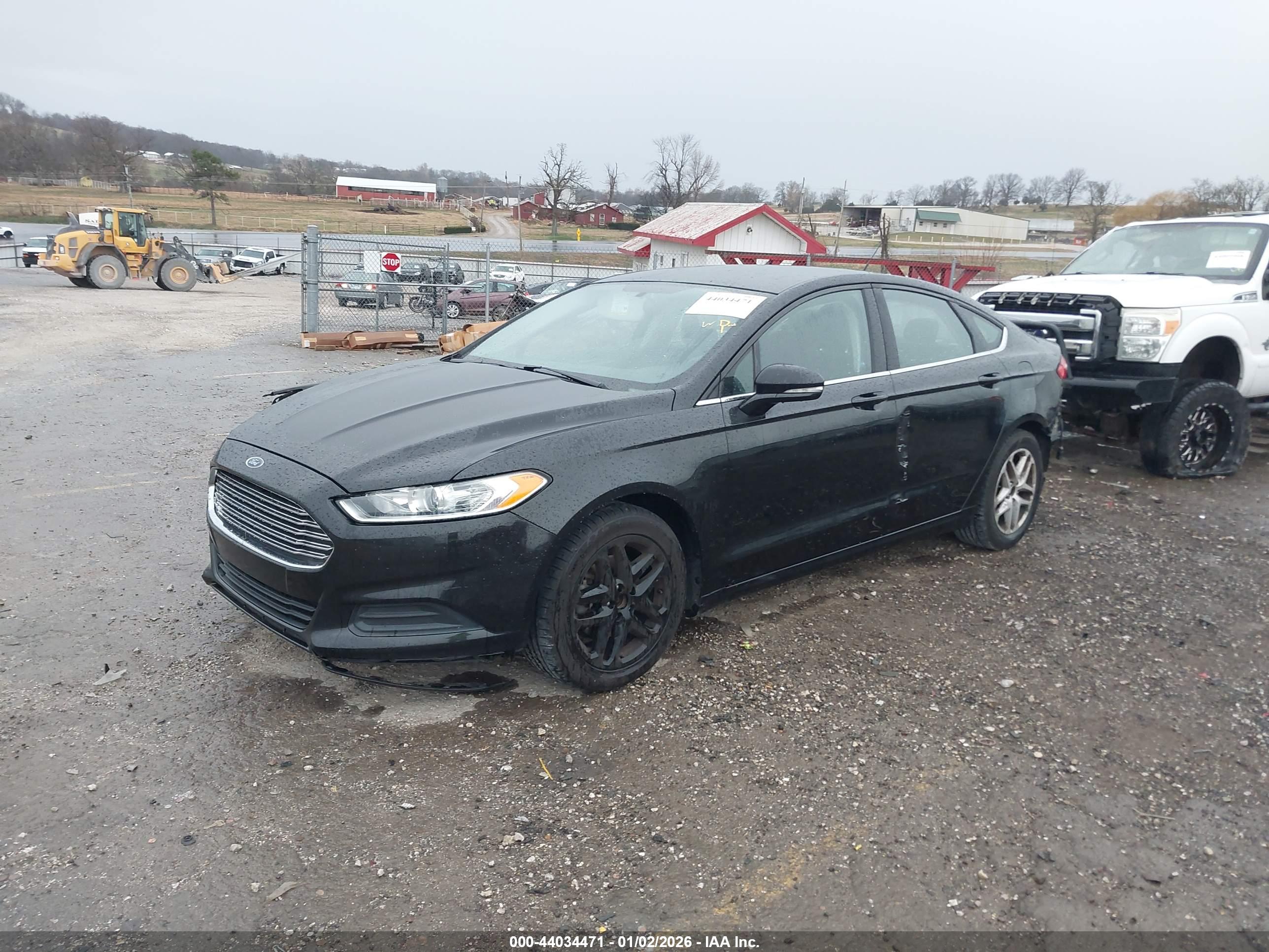 FORD FUSION image 2