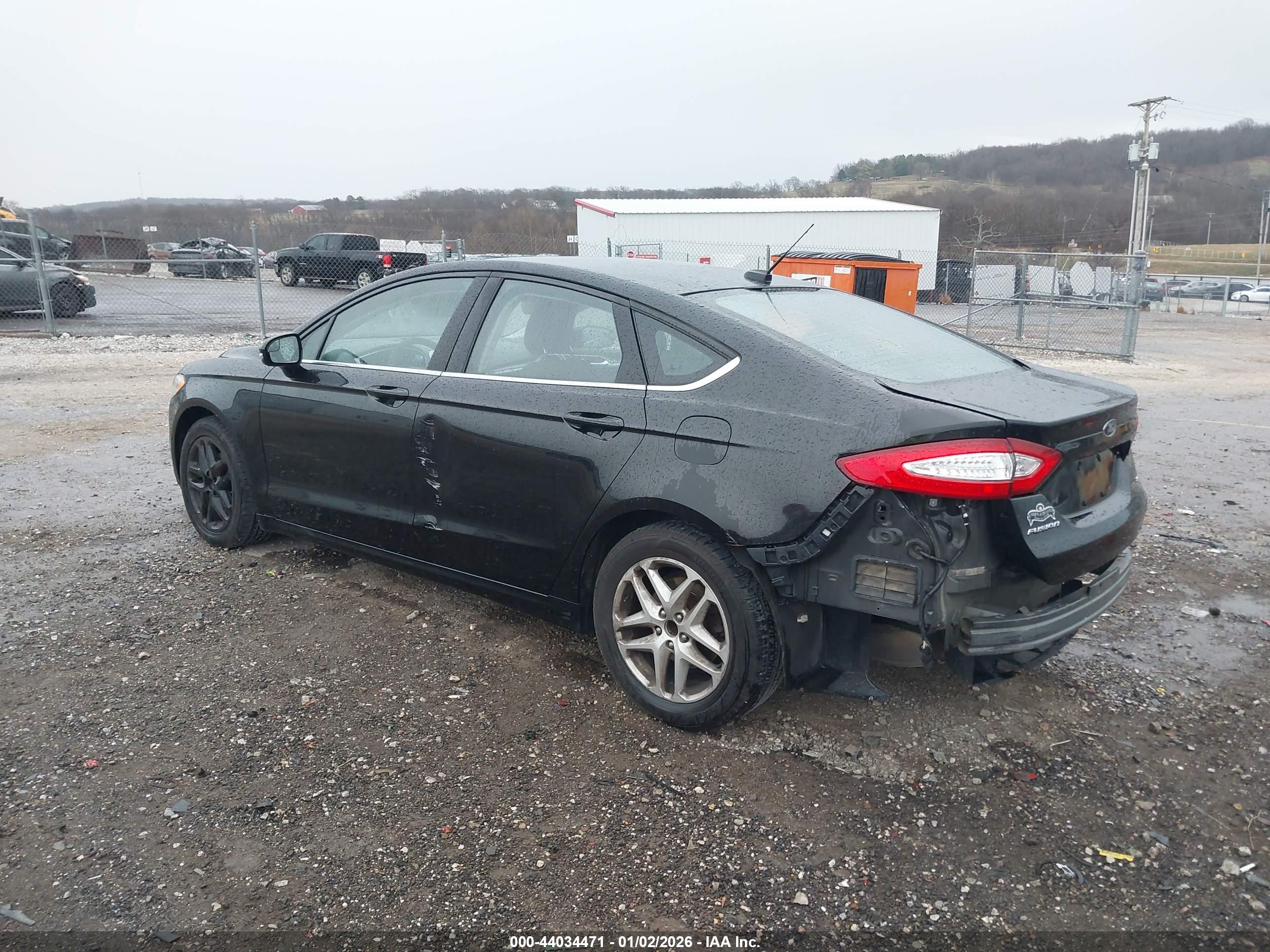 FORD FUSION image 3