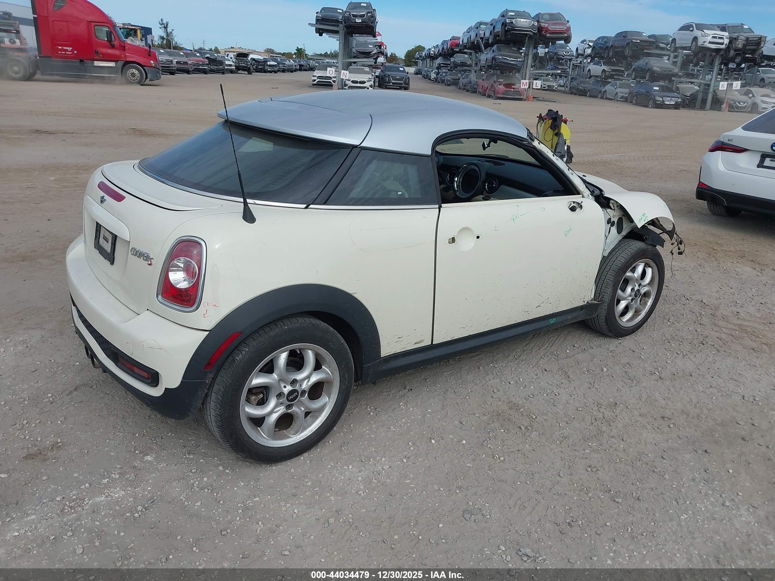 MINI COOPER image 4