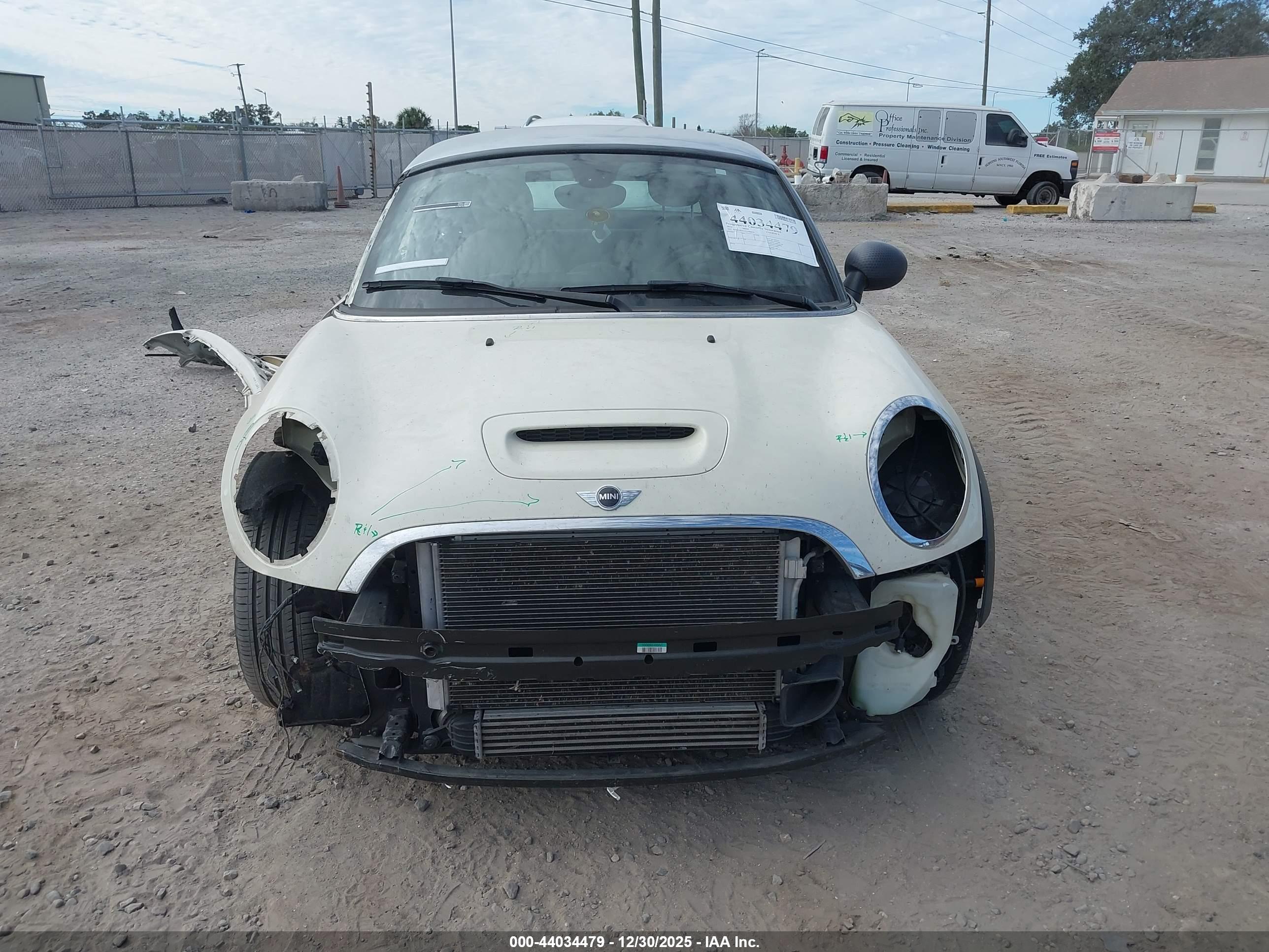 MINI COOPER image 6