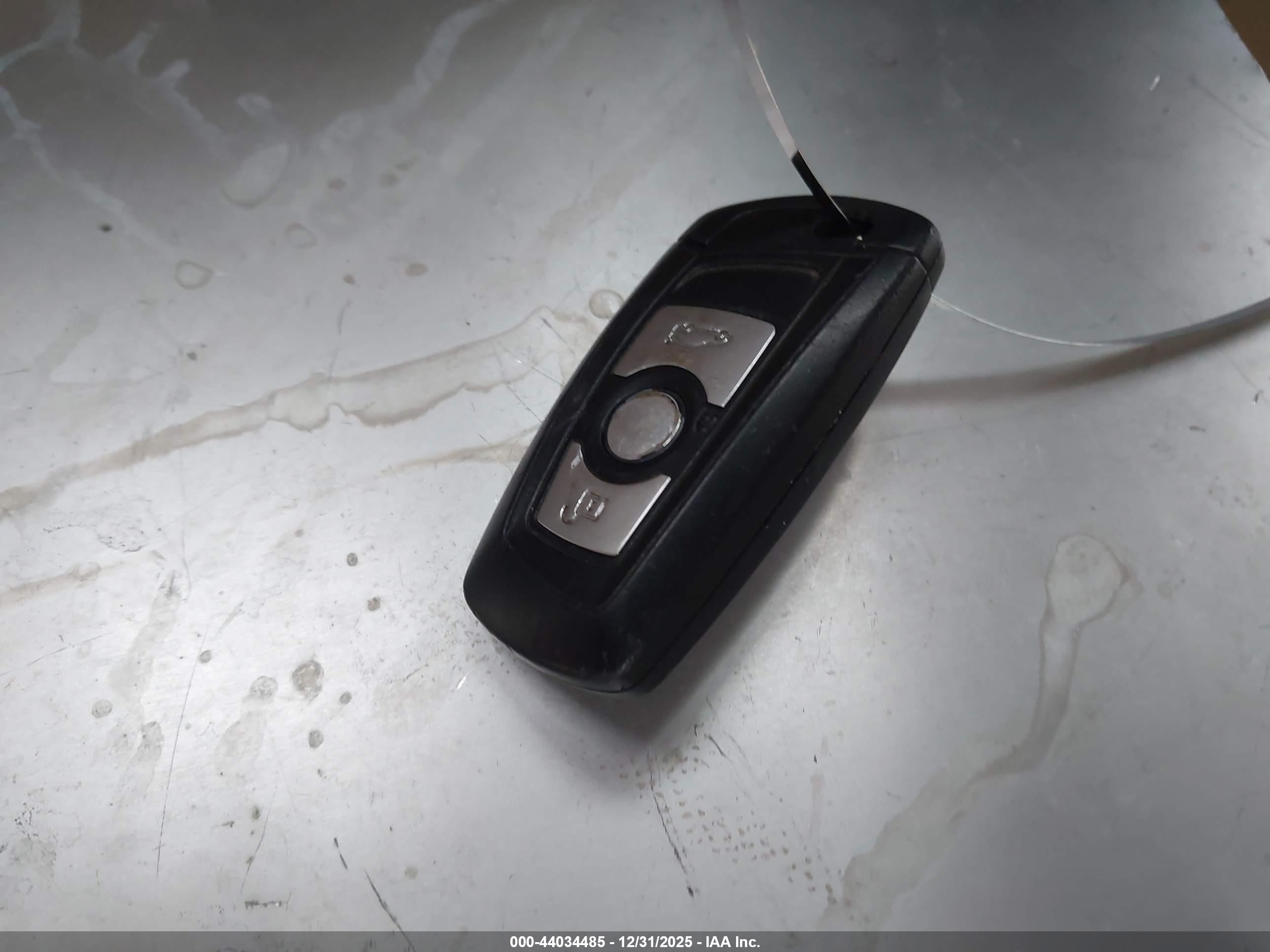 BMW 328I image 11