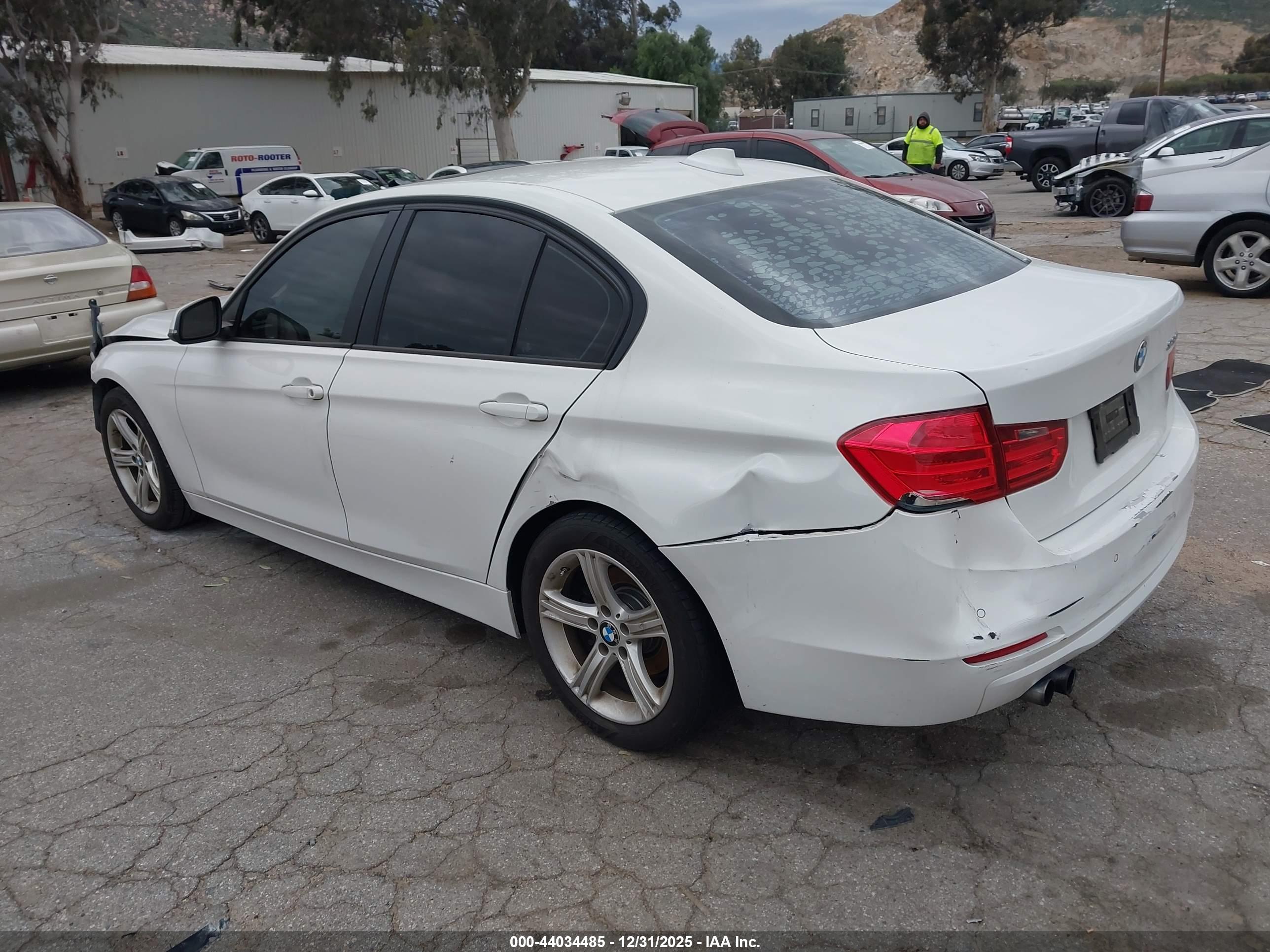 BMW 328I image 3
