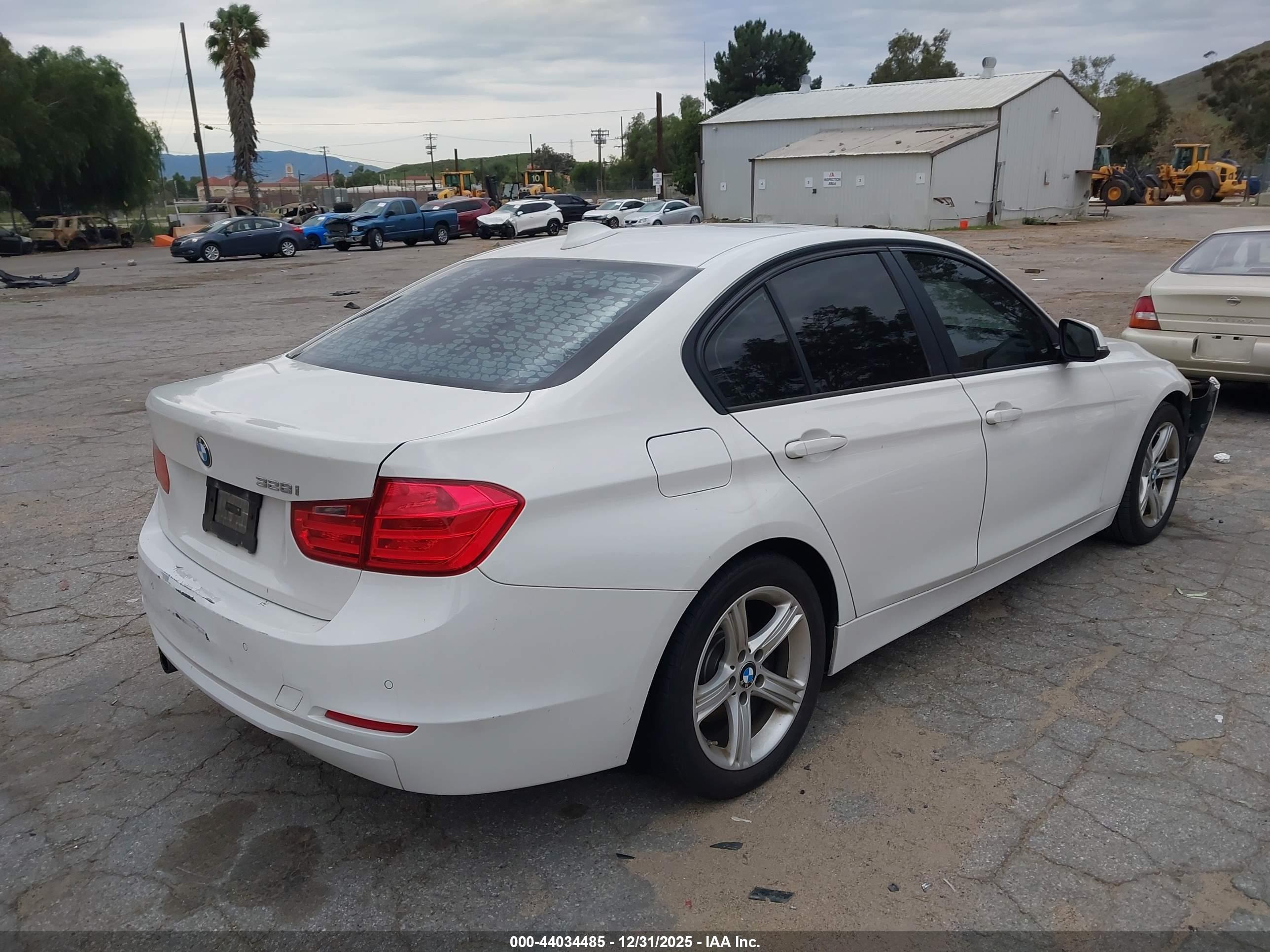 BMW 328I image 4