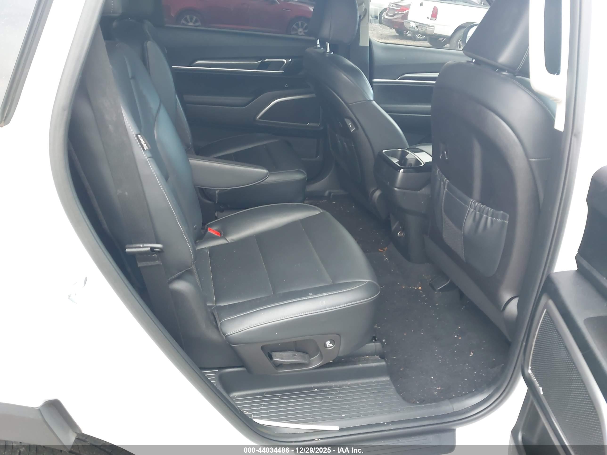 KIA TELLURIDE image 8