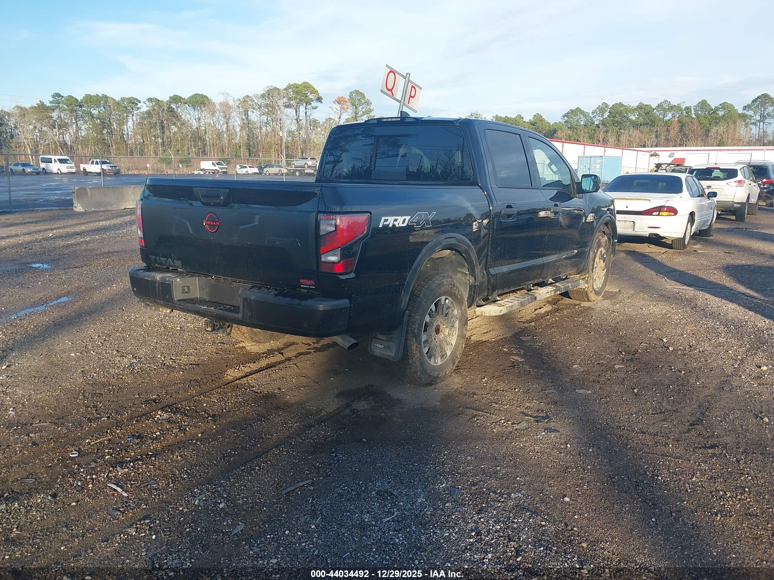 NISSAN TITAN image 4